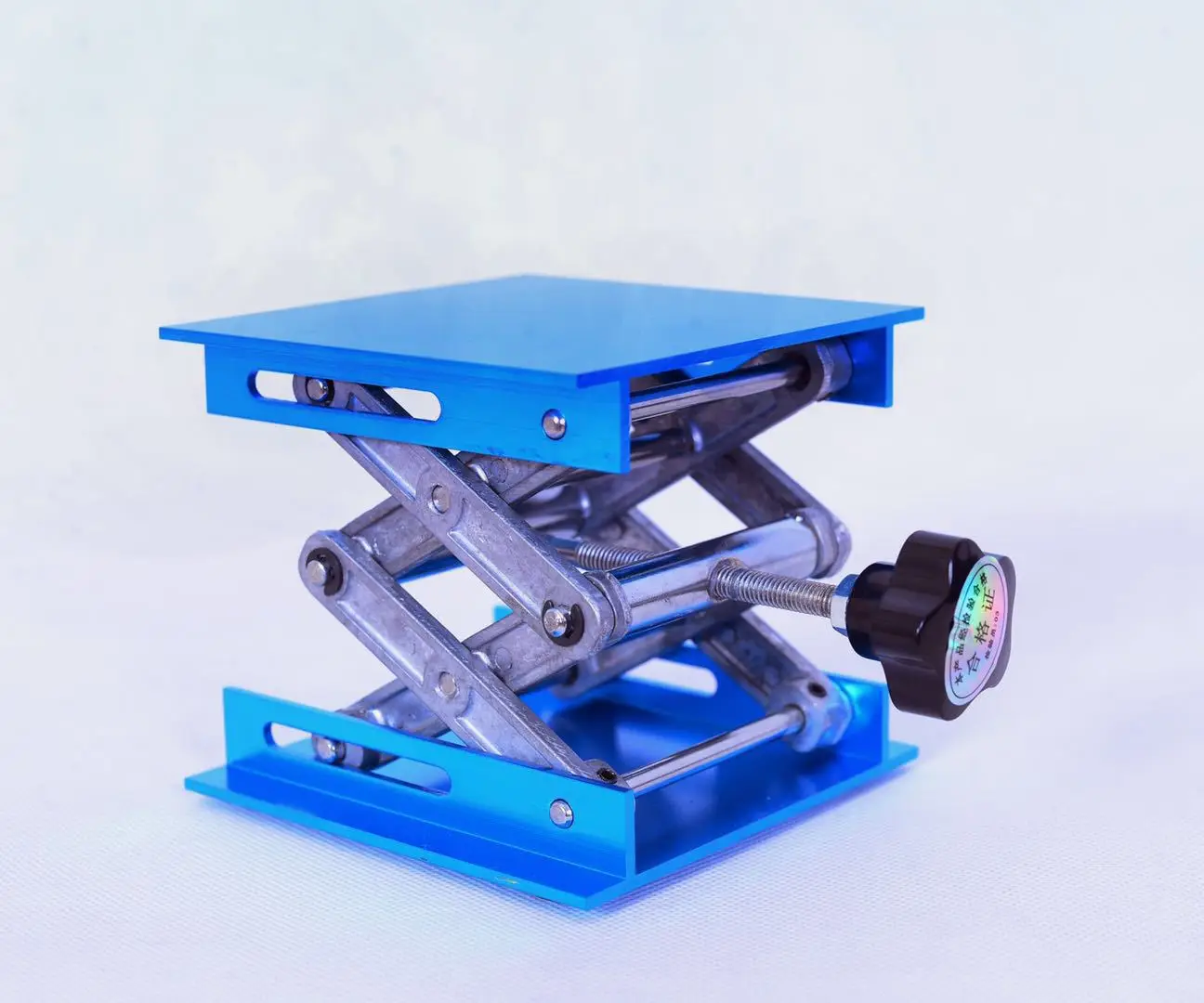 Labortisch aus Edelstahl, Mini-Scherenhubtisch mit manueller Schere