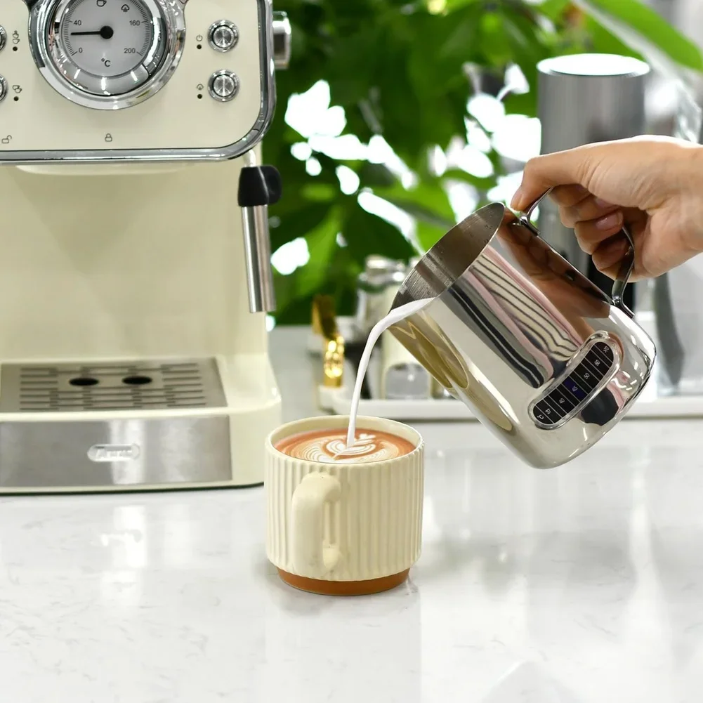 Latte Art Creation Latte Art Pitcher Built-in Temperature Indicator Precision Spout External Volume Markings For Latte Art
