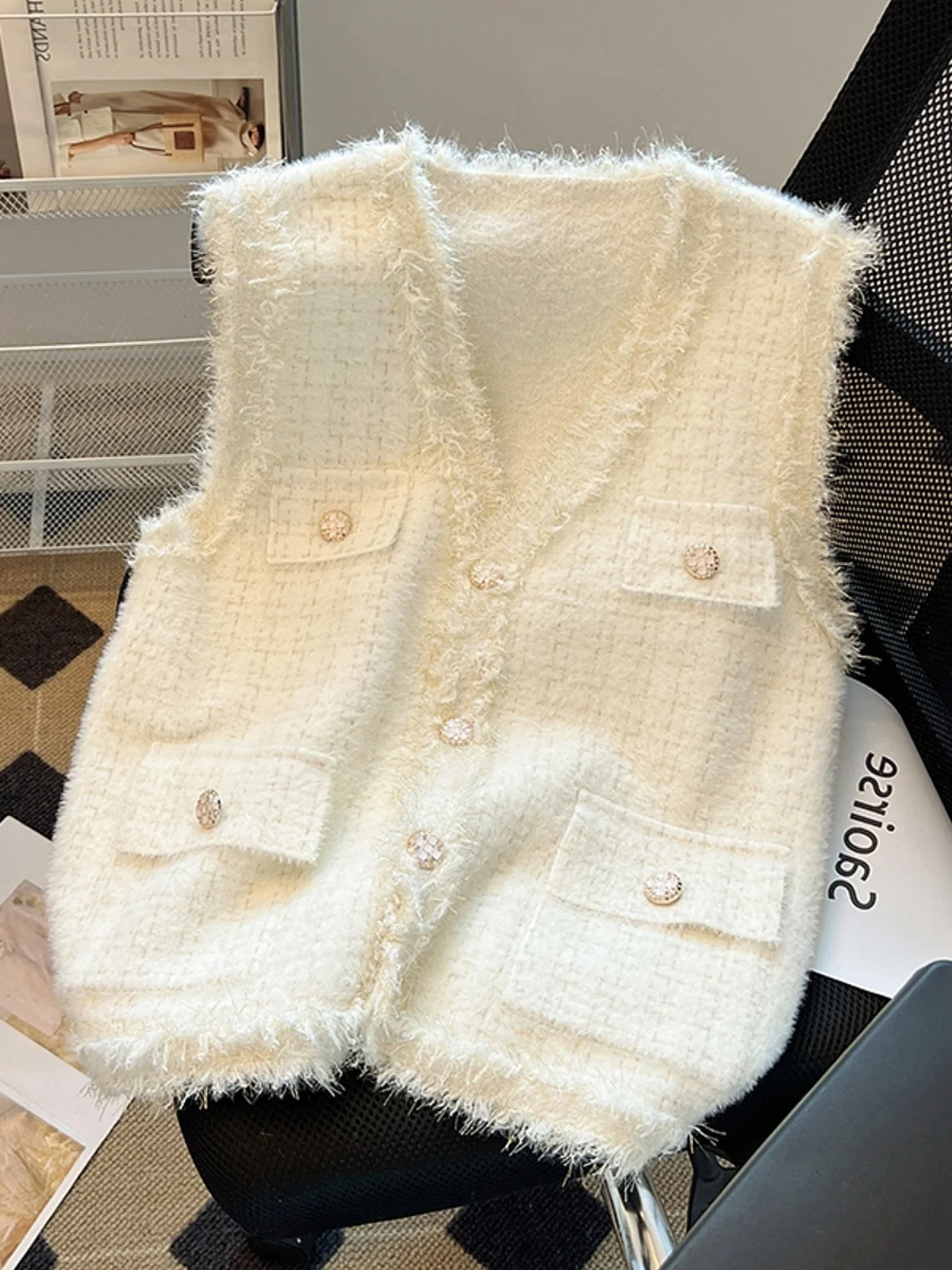 

Women's Loose V-neck Vest Knitted Outerwear Fashionable Commute Style Polyester Fiber 100% Regular Length Single Button Closure