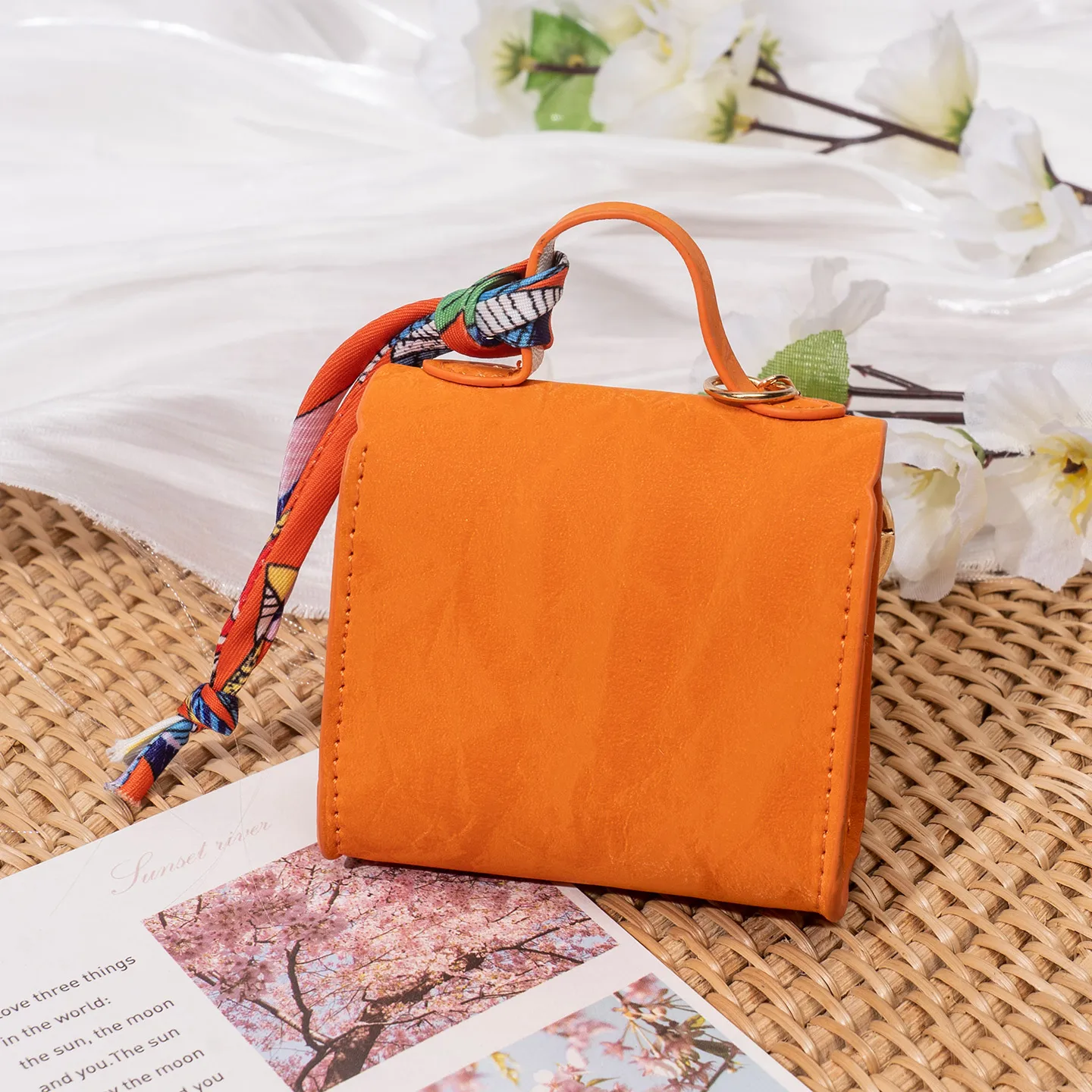 Luxuriöse Münzbörse, Modische Taschenaccessoires, Passender Seidenschal, Armband & Tragbare Mini-Schlüsselanhänger – Detail 3