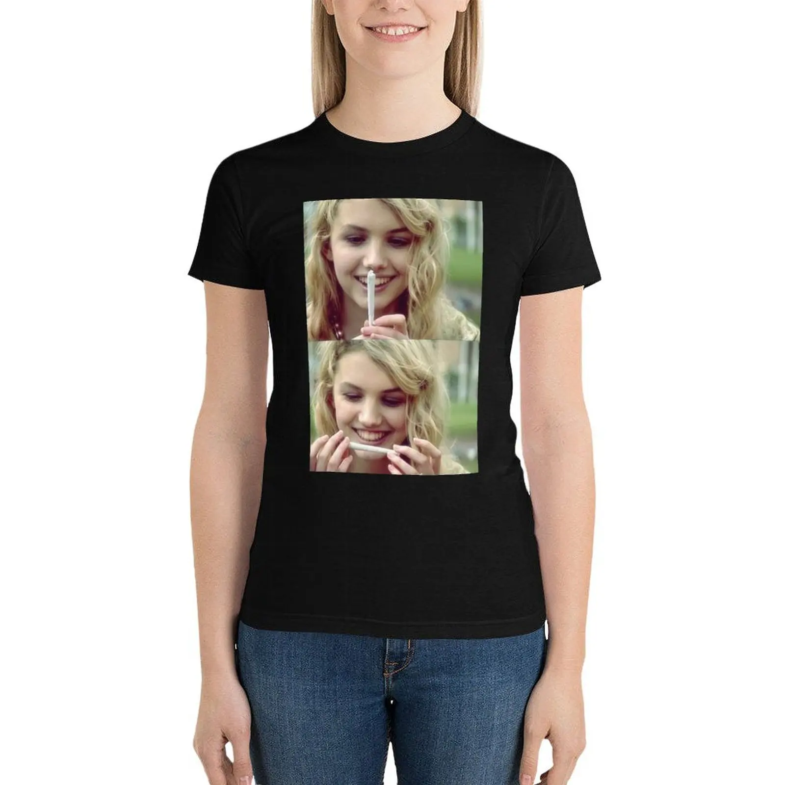 Skins Cassie sticker T-Shirt funny Female clothing Woman T-shirts