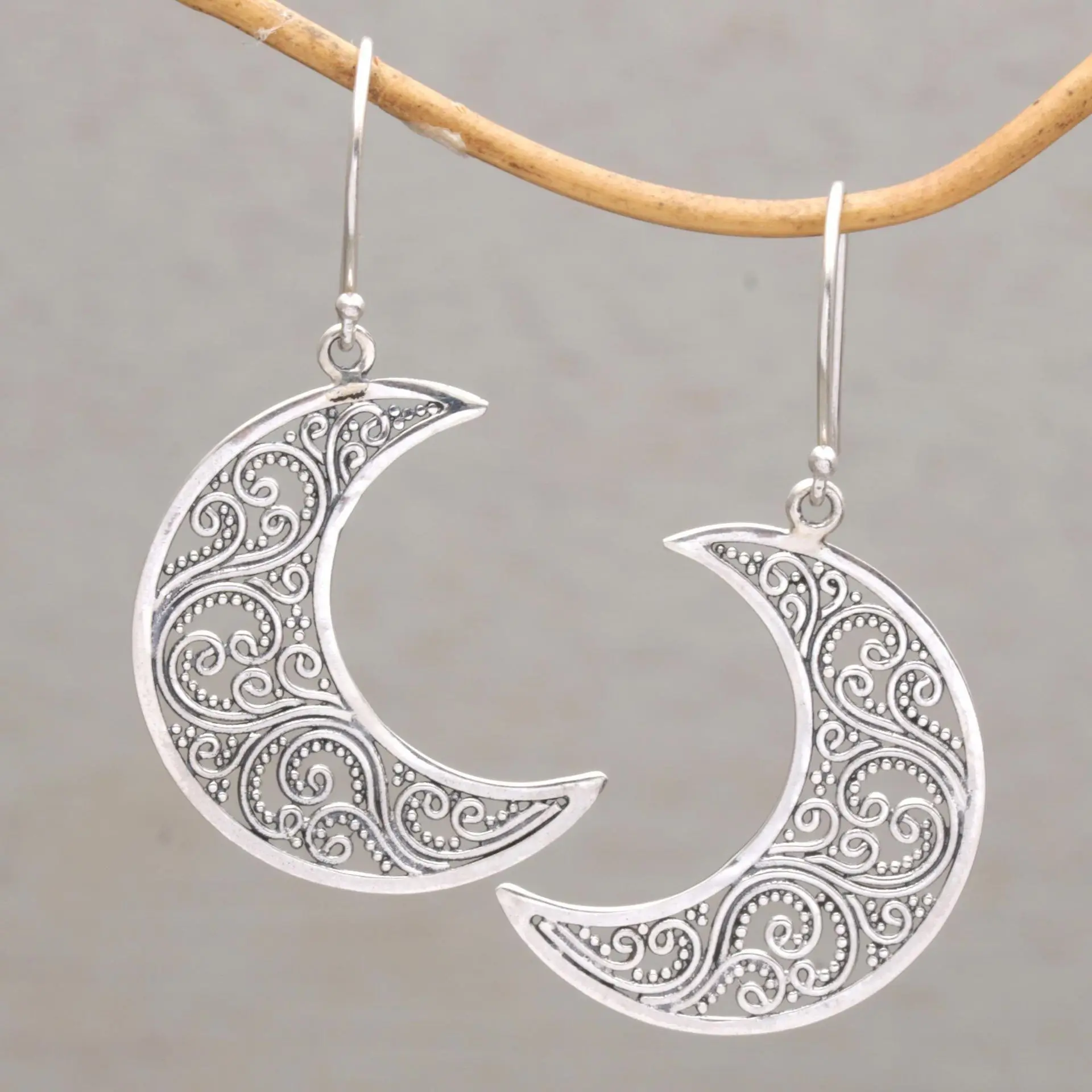 Accessories Retro Ladies Through Flower Hollow Moon Earrings Simple Antique Temperament Earrings Accessories