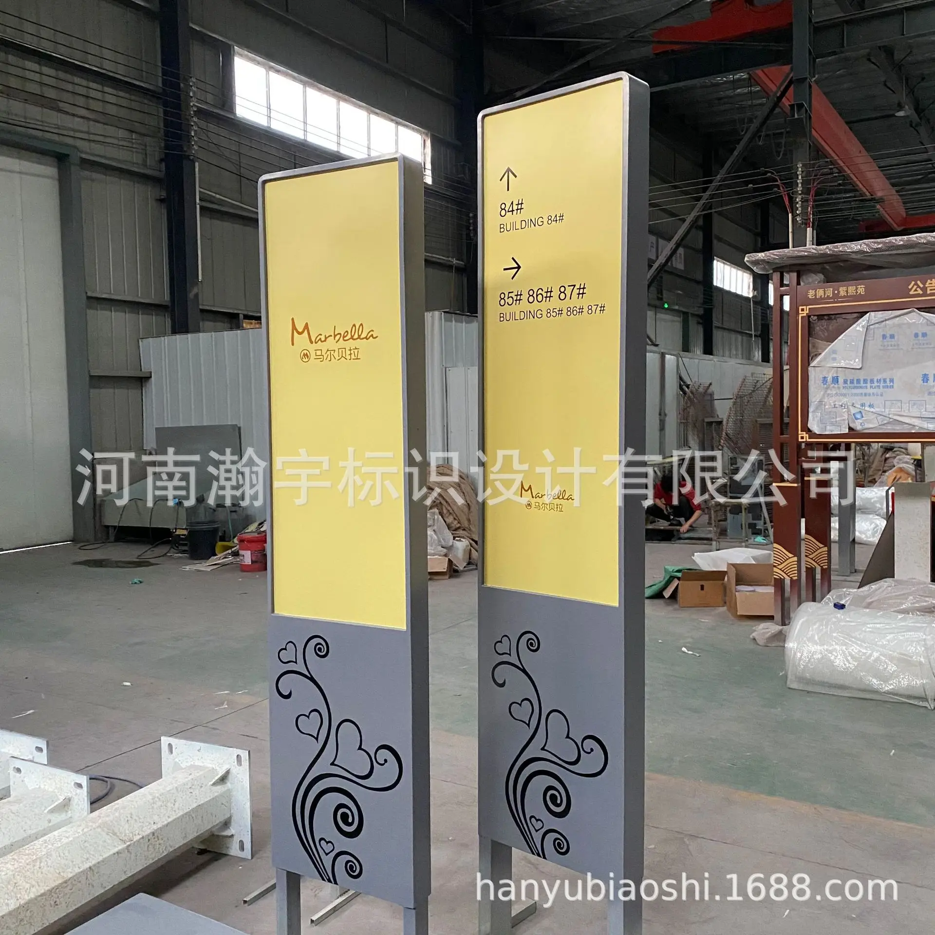 صندوق إضاءة من الفولاذ المقاوم للصدأ في الهواء الطلق من العقارات، طلاء إعلاني معدني مضيء