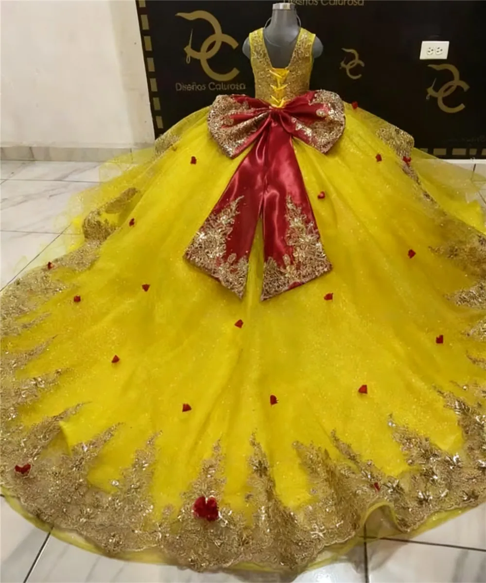 Luxe pluizige bloemenmeisjesjurk voor bruiloft applicaties kant mouwloos lovertjes strik gelaagde kinderverjaardagsfeestje avond baljurk