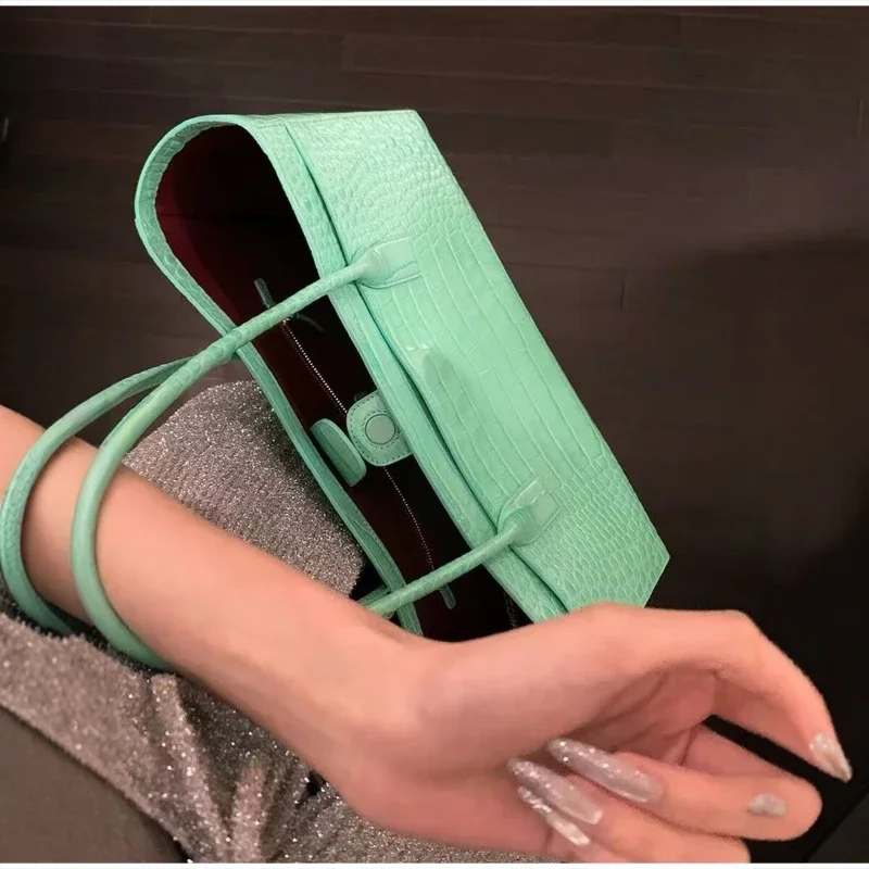 Handtasche mit Krokodilleder-Prägung und Obergriff, Luxuriöse Grüne Tragetasche, Vielseitige Schicke Alltags-Schultertasche für Frauen – Detail 10