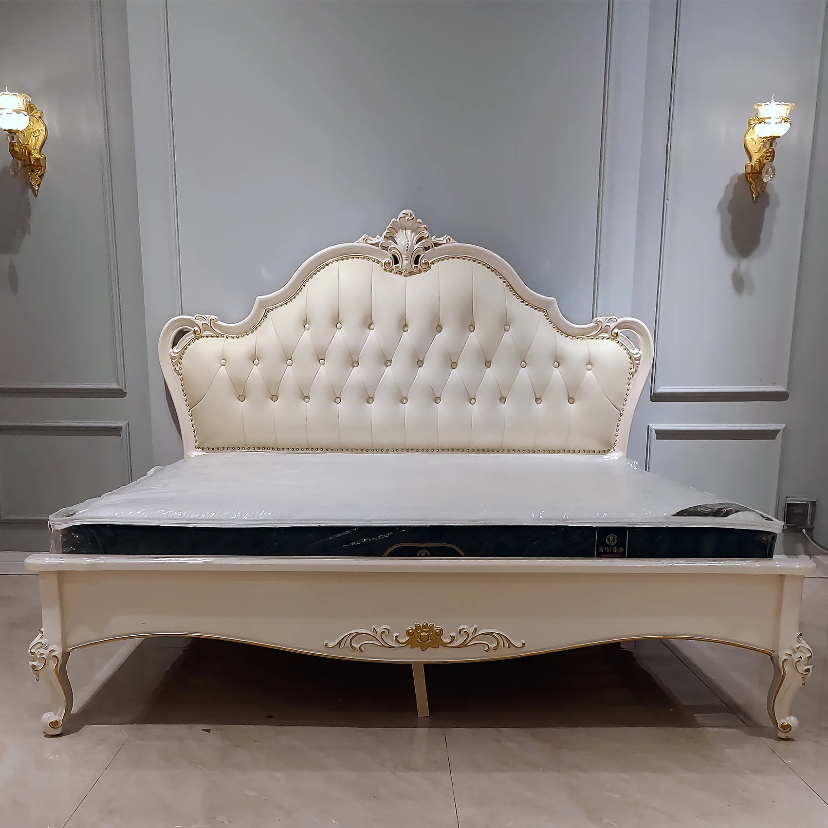 

For Modern Design French Light Upholstered Carved Solid Wood Leather Bed Bedroom Furniture Minimalist King Size Double Bed
