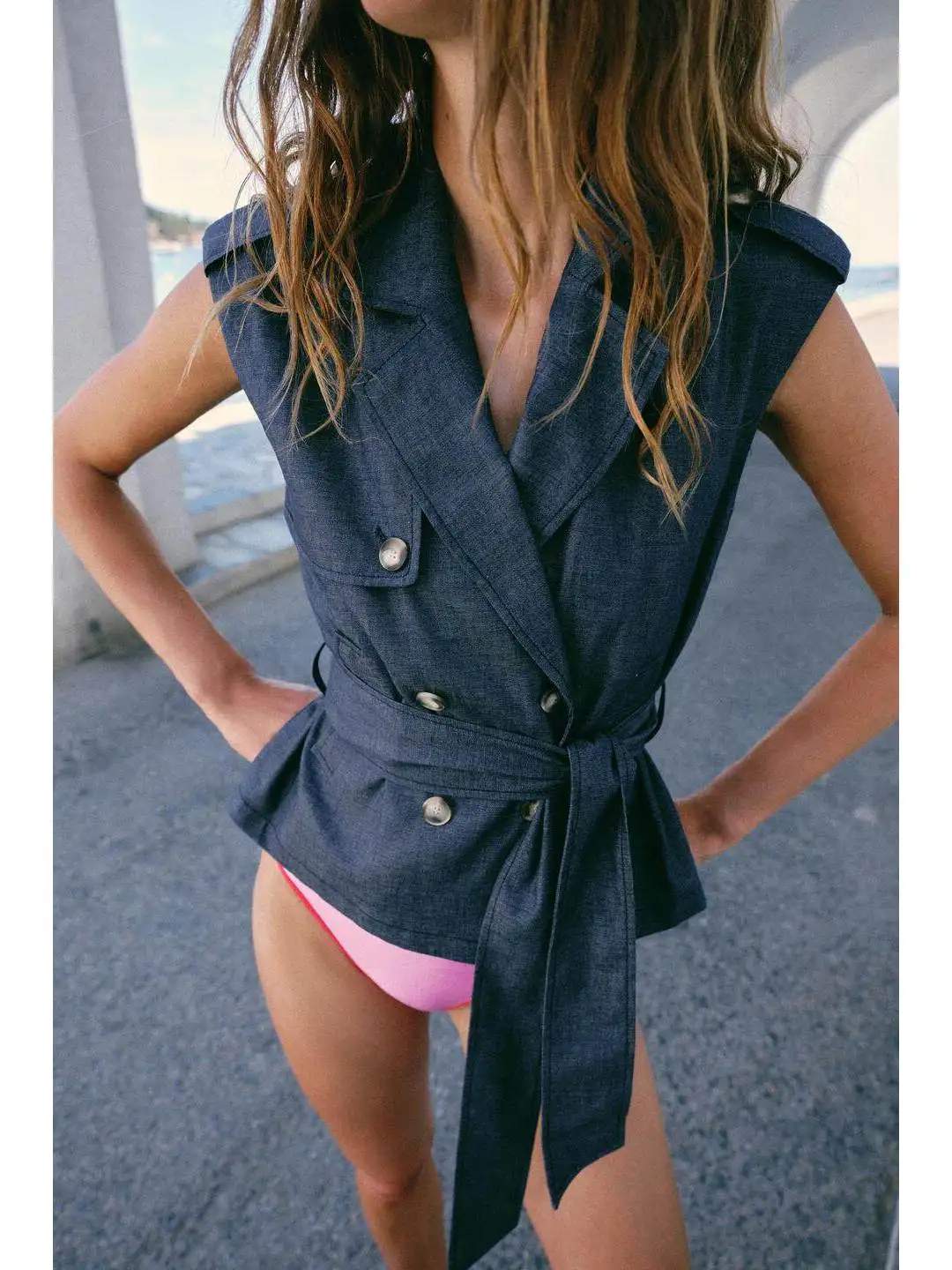 Fashionable Retro Belted Casual Vest without Sleeves Collared Design Comfortable Breathable Cotton Blend for Women