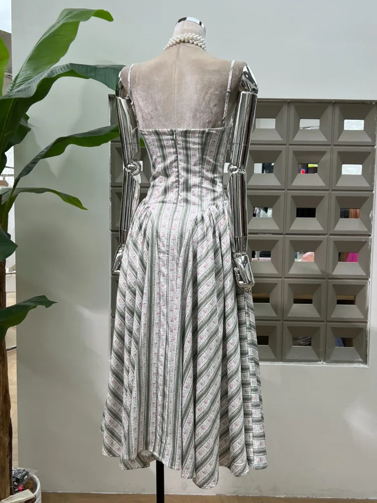 DFDG 2025 Damska Sukienka Projektanta z Kwadratowym Dekoltem, Cienkimi Ramiączkami, Kwiatowym Nadrukiem, Wyszczuplająca, Wiosenno-Letnia, Plażowa, Wakacyjna, Elegancka, Minimalistyczna