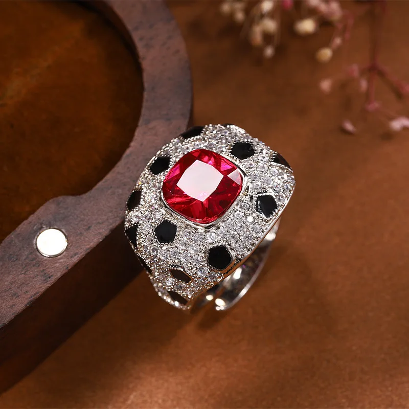 8 * 8 mm Cushion Cut Lab Created Rubin Red Gem Stone High Carbon Diamond Black Spots Leopard Style Rings Women Panther Jewelry 2024