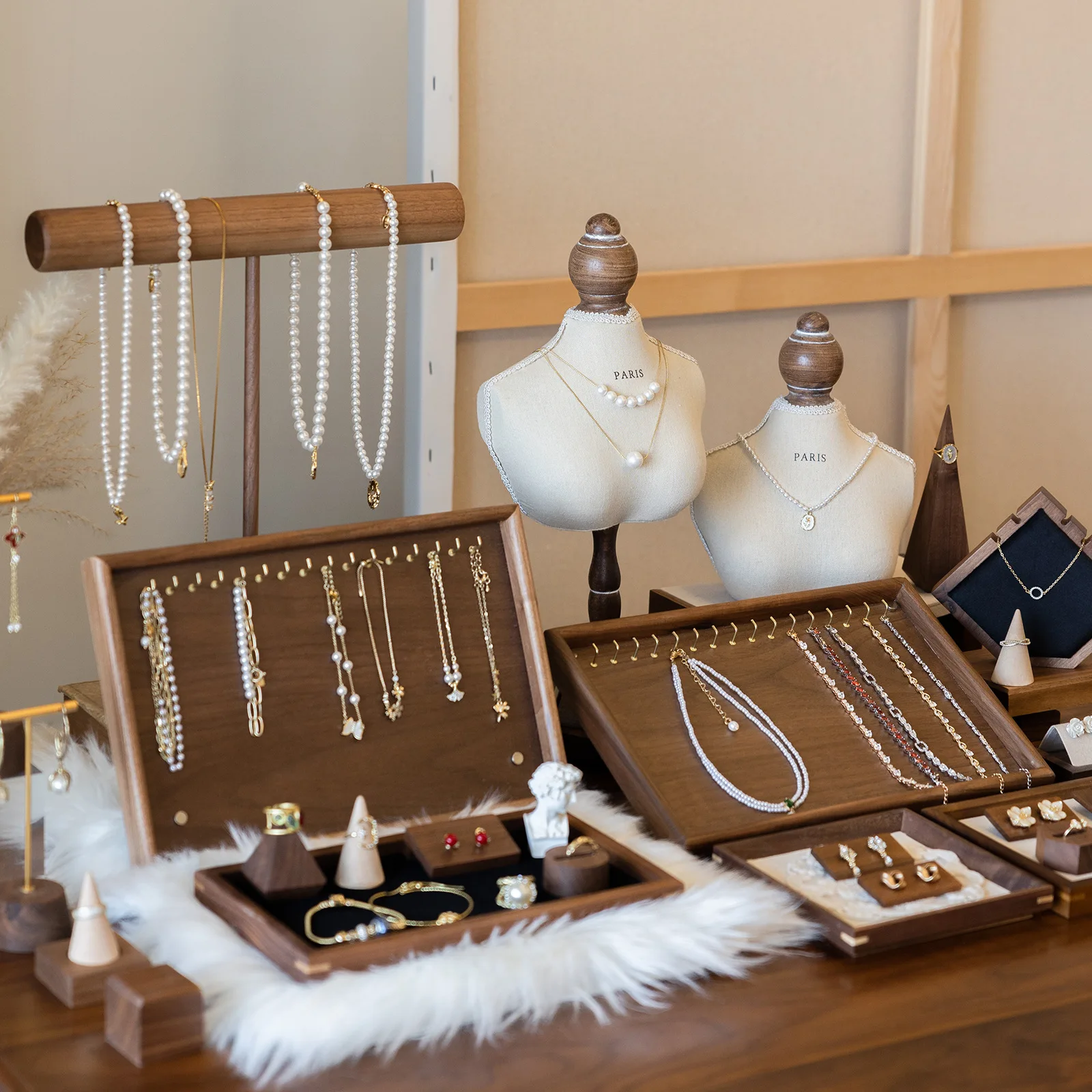 Retro solid wood jewelry display stand, necklace, bracelet, tray, first window display props