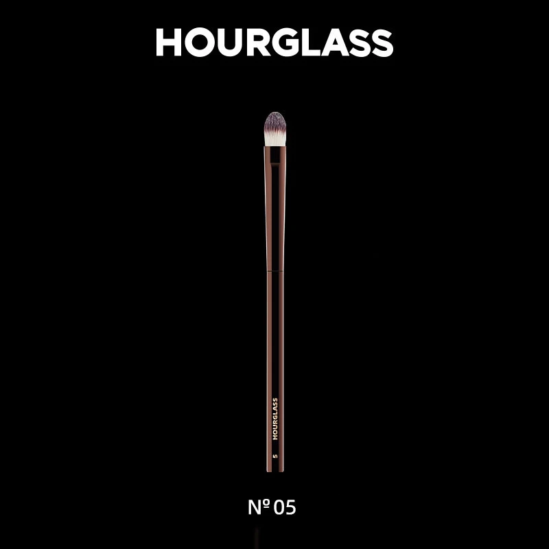 

Hourglass-No.5 Makeup Brush Small Concealer Brush Soft and Skin-friendly Fiber Hair Cover up Flaws Fashion Design Face Quality
