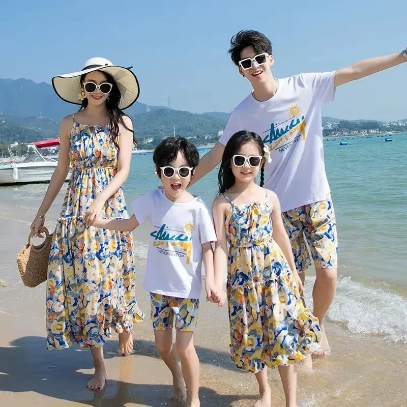 Vacation Holiday Family Matching Beach Clothes Mom and Daughter Dresses Korea Dad and Son Beach Shirts Top + Shorts Sets Outfits