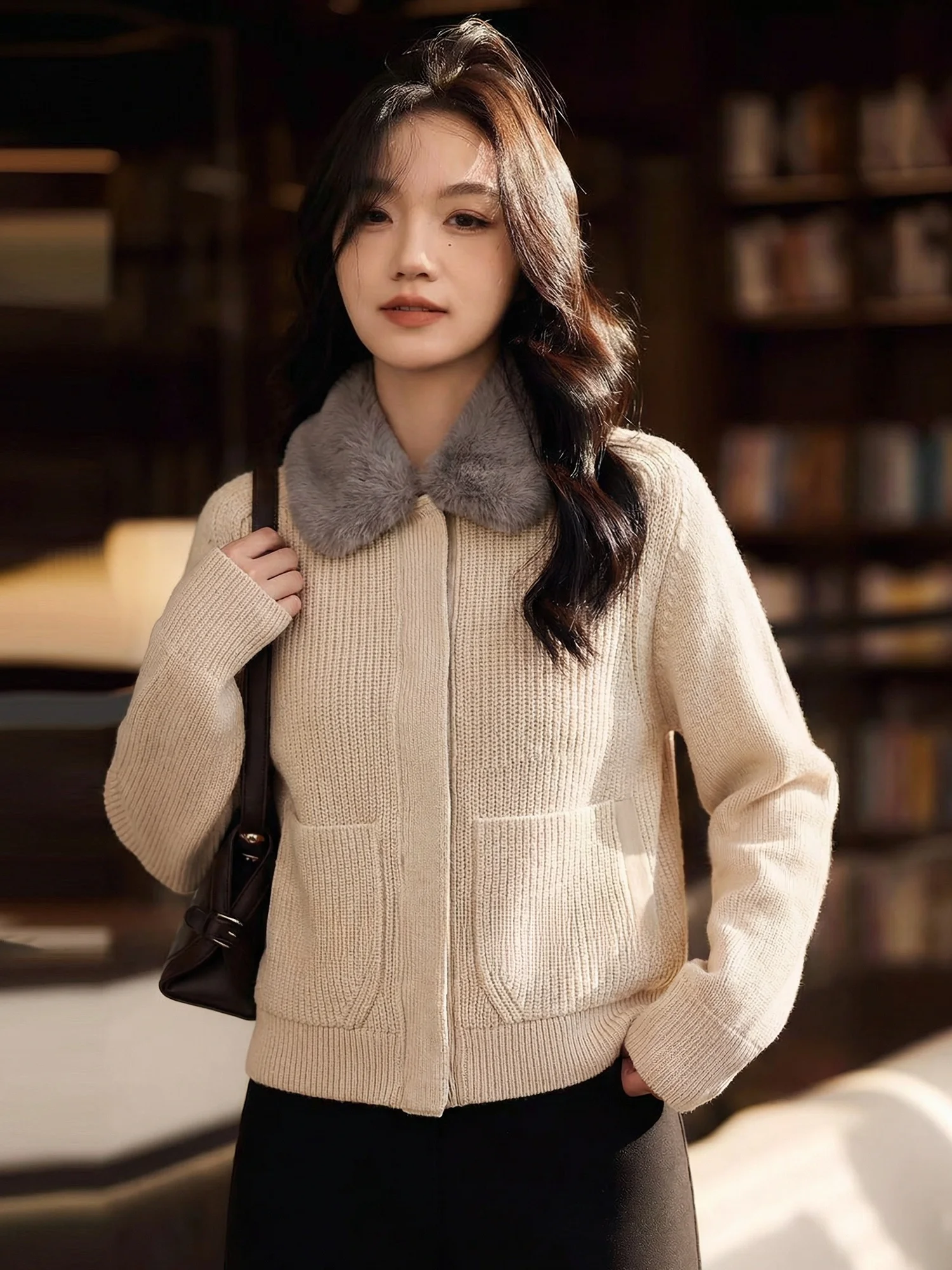 

Зимний теплый вязаный кардиган Chivirin для женщин: модный свитер с воротником-стойкой, повседневный, средней мягкости, из кашемира