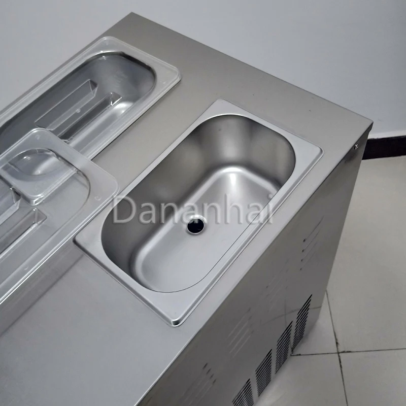 

Fashionable Mini Electric Ice Cream Maker for Living Room Professional Frozen Yogurt Machine Italian Style