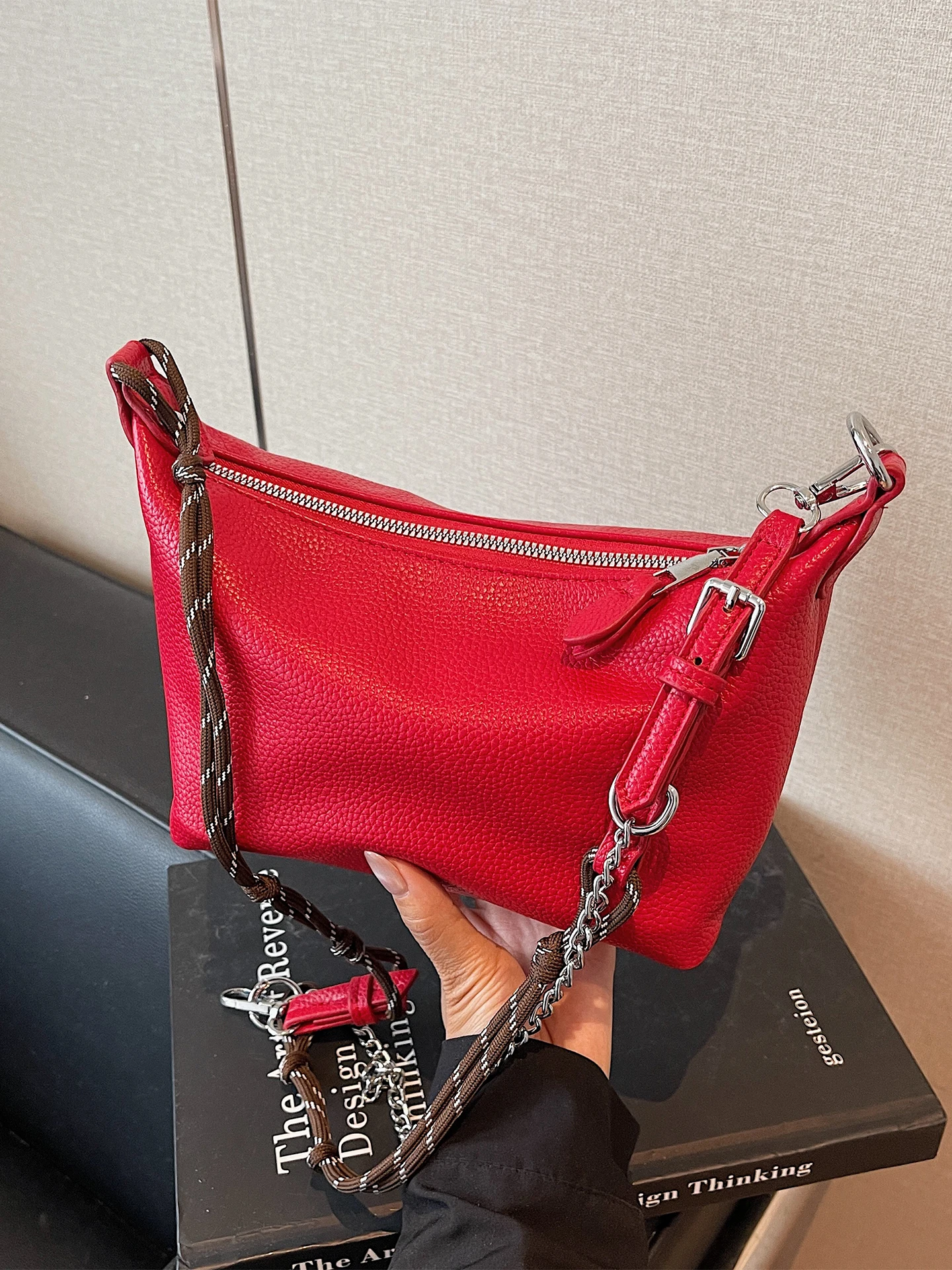 

Simple Soft Leather Commuter Messenger Bags 2025 Women's New Fashion Casual Solid Color Single Shoulder Bag Vintage Handbags