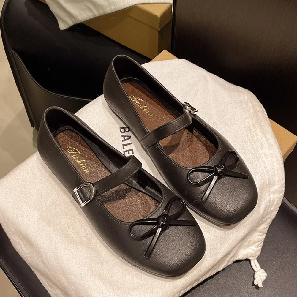 sandalias-femininas-elegantes-com-laco-de-perolas-versateis-antiderrapantes-ideais-para-usar-com-vestidos-de-verao-rasteirinhas-confortaveis-com-salto-baixo-para-uso-ao-ar-livre-e-na-praia