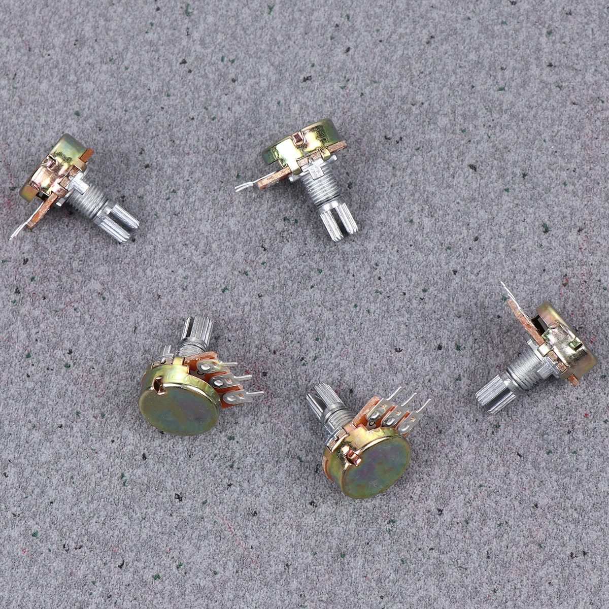 

30 Sets B100k Potentiometer Long Knurled Split Shaft Electric Bass Guitar Volume and Tone Pots Audio Taper Potentiometer