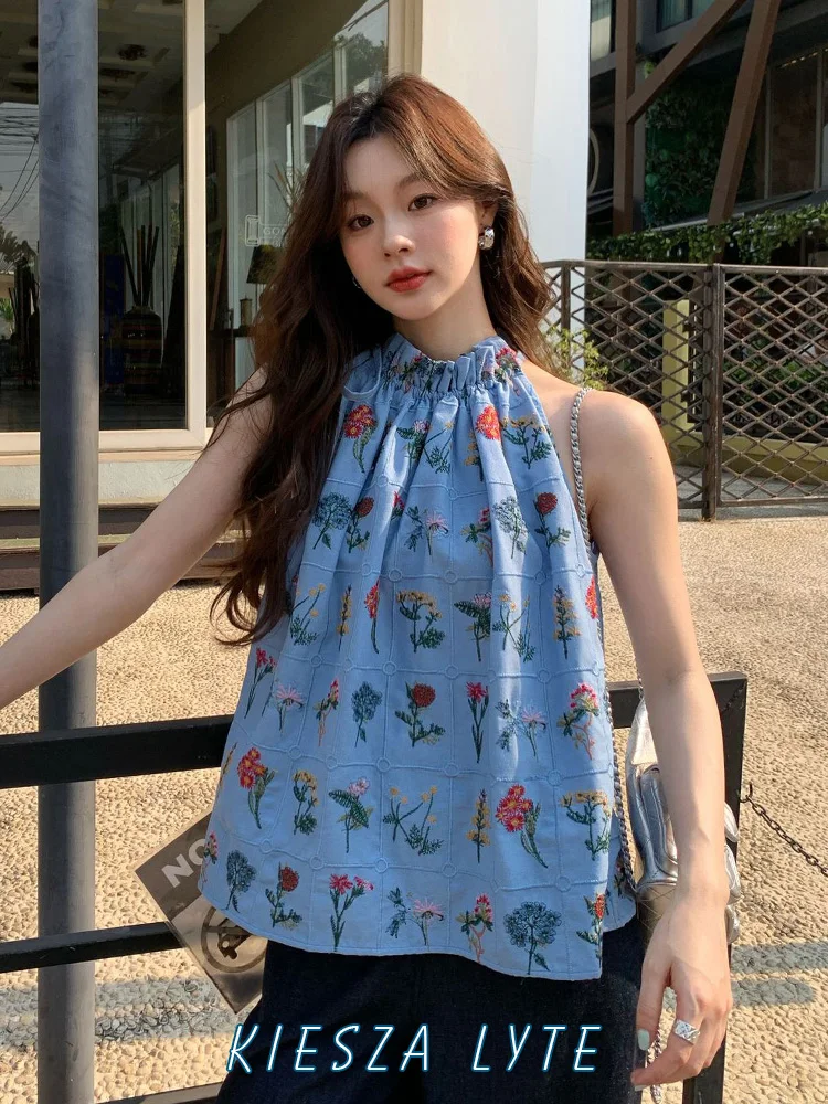Fashion 2025 summer elegant embroidery sleeveless halter small halter women Cotton and linen High quality loose top vest