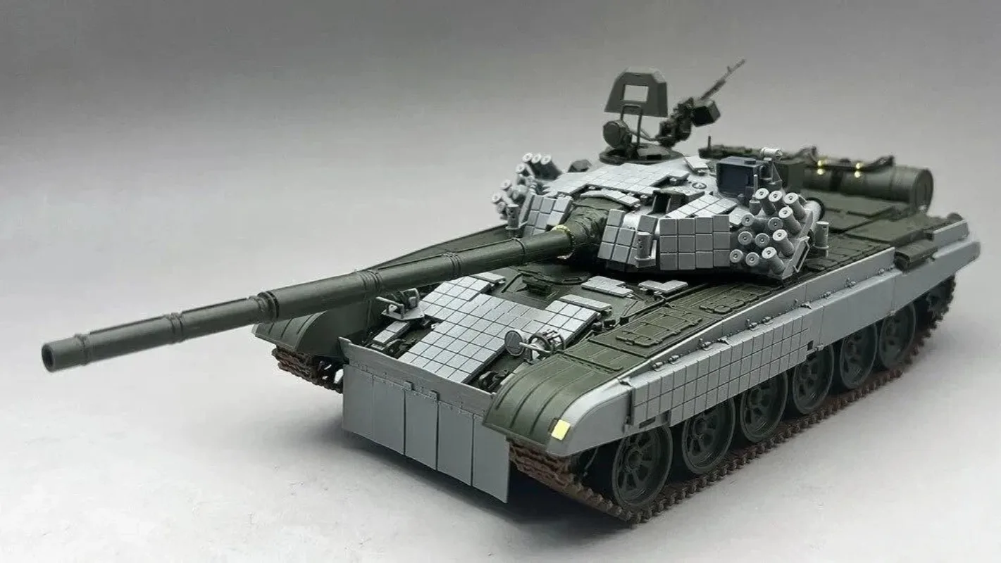 Amusing 35A069 1/35 PT-91 Polish Main Battle Tank Assemble Model Kit