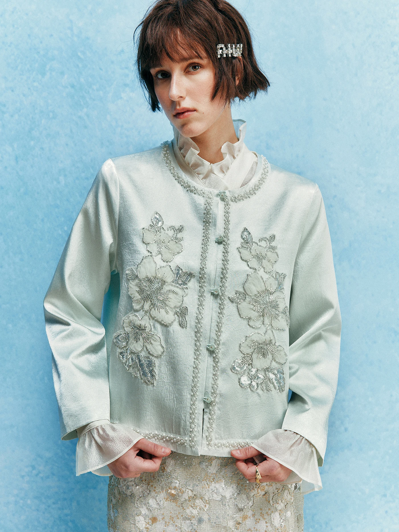 

Новая китайская женская короткая верхняя одежда из ацетатной ткани с вышивкой, круглым вырезом и цветочным узором, сатиновая поверхность