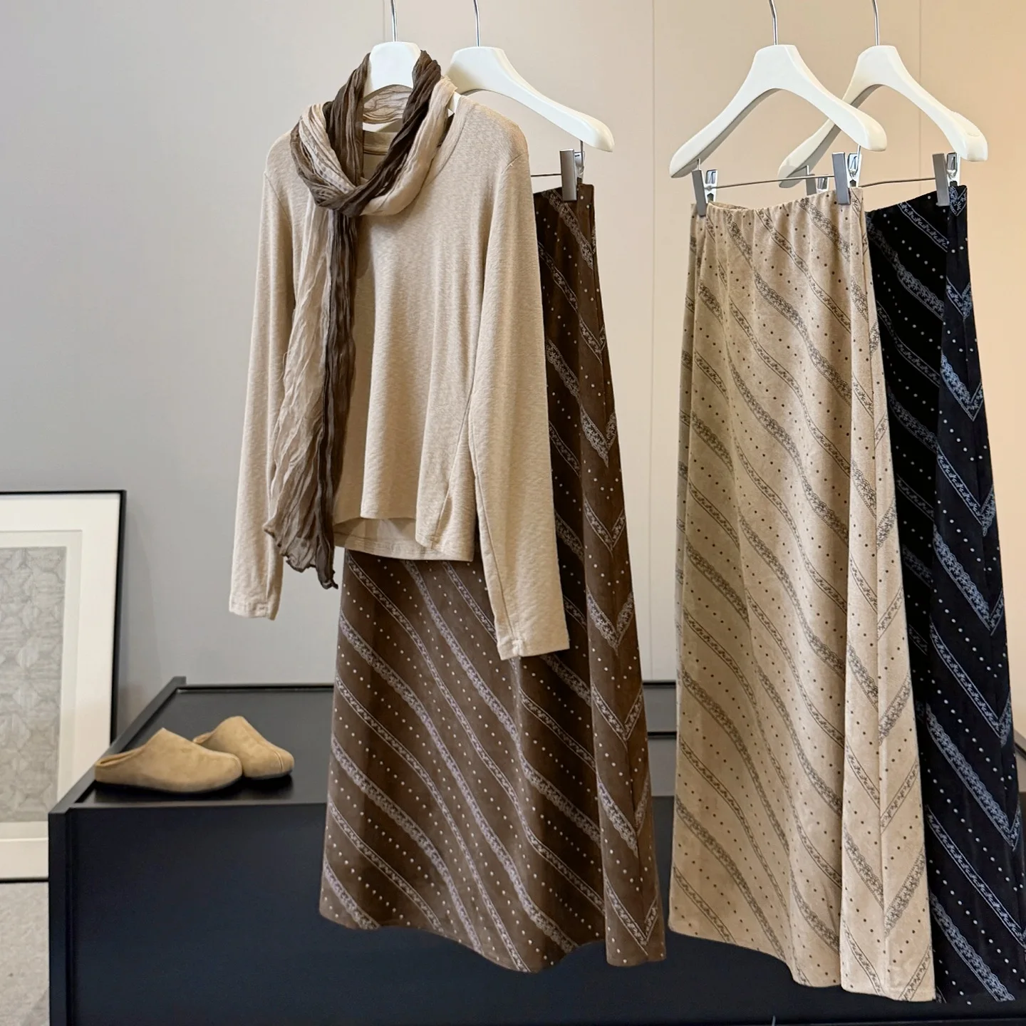Seoulish Retro Stripe Polka Dot Suede Long Skirt Women Autumn New High Waist Slim‑Fit A‑Line Skirt Fashion Female Midi Skirts