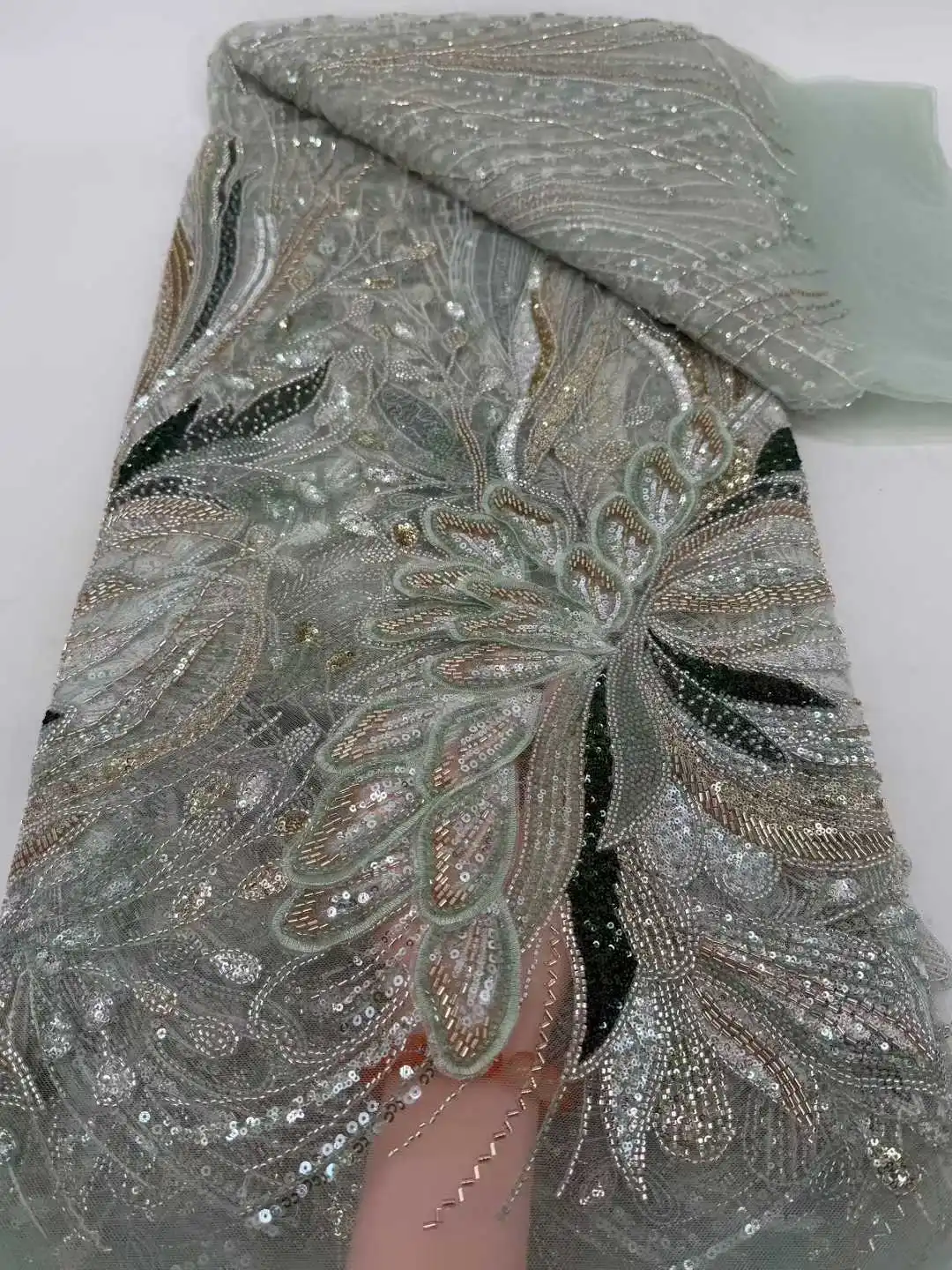 2026 Latest High Quality 3D Nigerian Sequin Lace Fabric Heavy Beads Lace Fabric Luxury French Embroidery Lace For Bridal Wedding