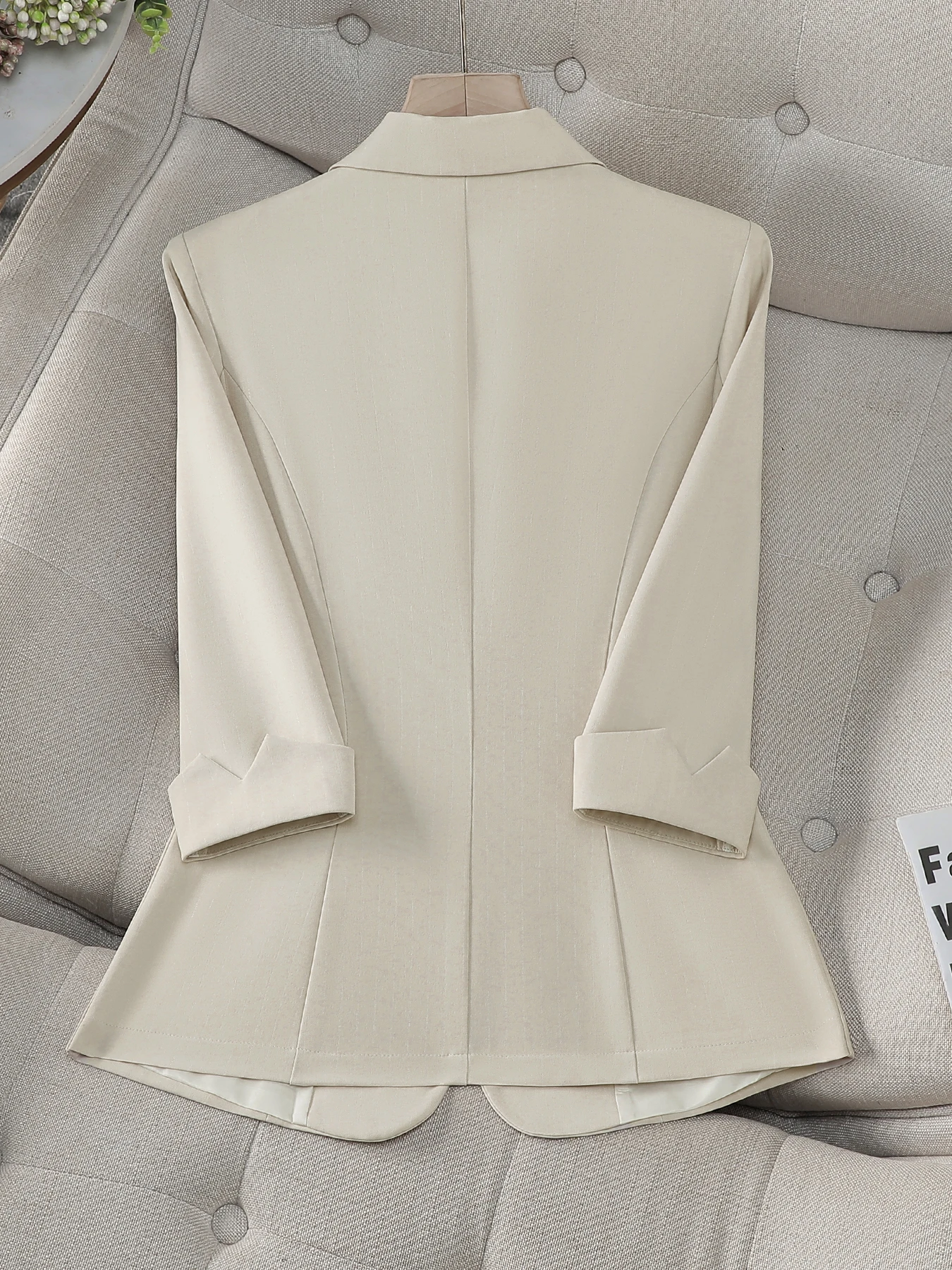 Einfarbiger Slim-Fit-Blazer mit Dreiviertelärmeln und einem Knopf – elegante, minimalistische High-End-Damen-Pendleranzugjacke