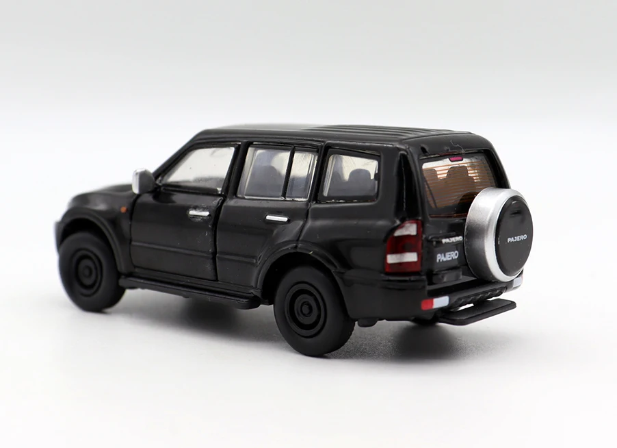 BM Creations 1:64  Pajero 2003 Diecast Alloy Toy Cars Simulation Model For Collection gift