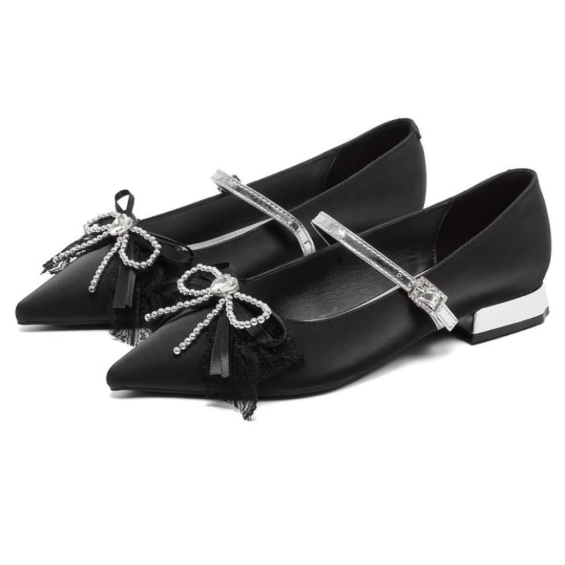 Bowknot سلسلة الخرز حجر الراين ماري جين أحذية النساء الضحلة مشبك الأحذية الأنيقة أزياء العلامة التجارية فستان كعب منخفض الأحذية الإناث