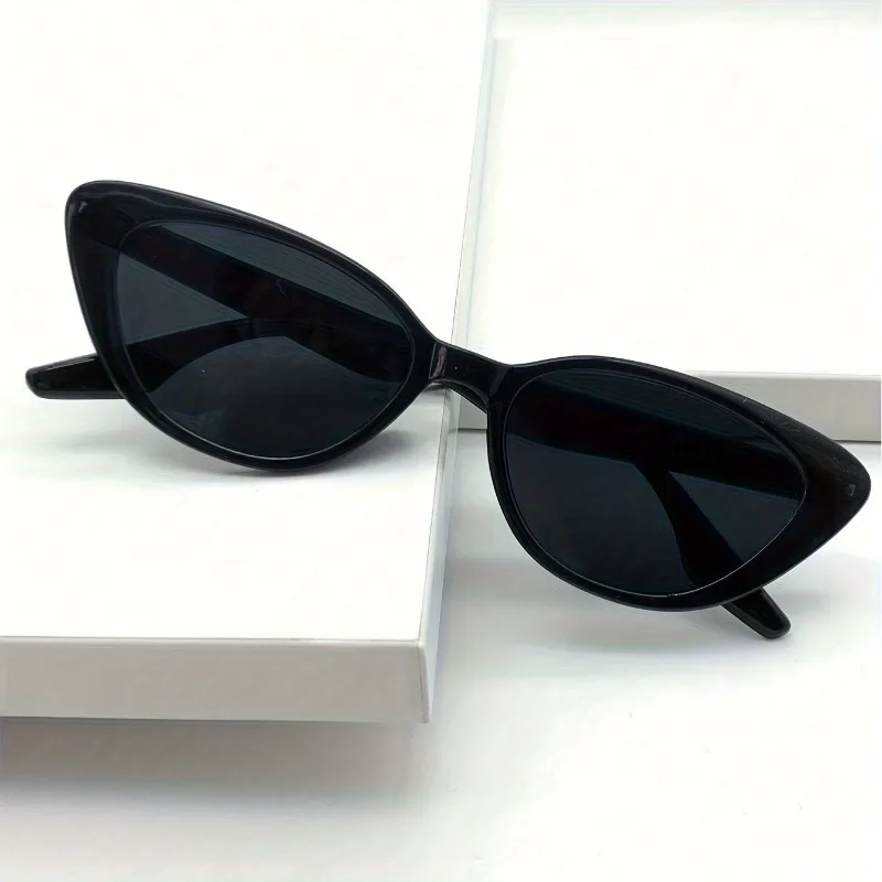 Women's Retro Cat Eye Sunglasses UV Protection Sunscreen Fashionable Small Frame Glasses for Square Oval Round Faces