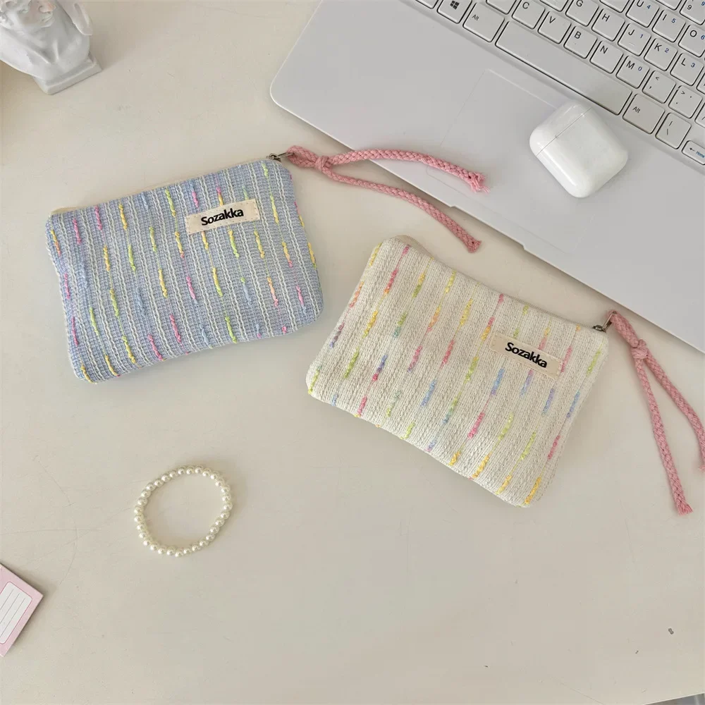 Niedliche kleine Make-up-Tasche für Damen, Mini-Kosmetiktasche, Kopfhörer, Lippenstift-Tasche, tragbar, für Studenten, Geldbörse, Münzfach, Geldbörse, Kartenhalter – Detail 21