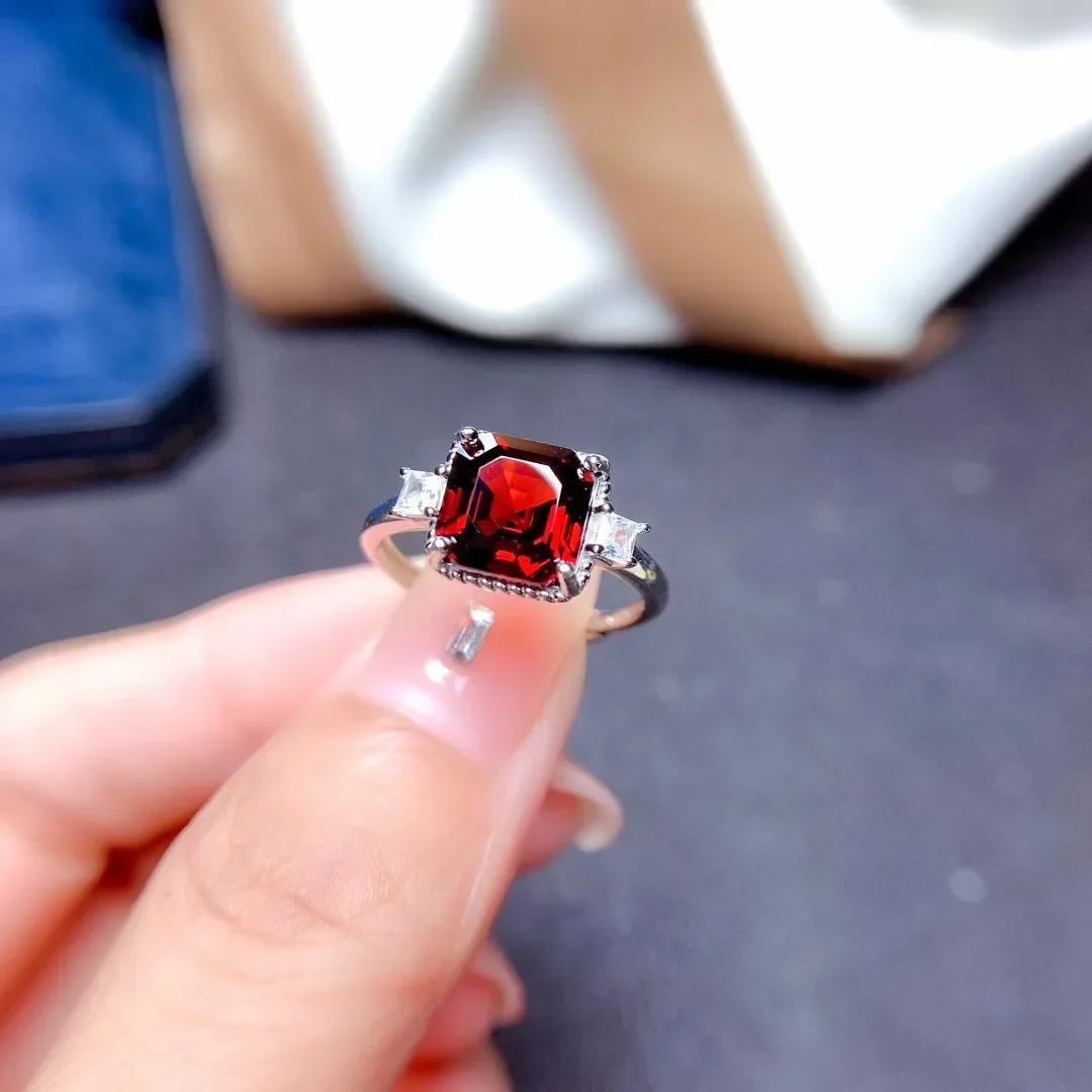 New hot-selling product - Ruby simple princess-shaped open-ended ring for women, featuring colorful gemstones on the finger.