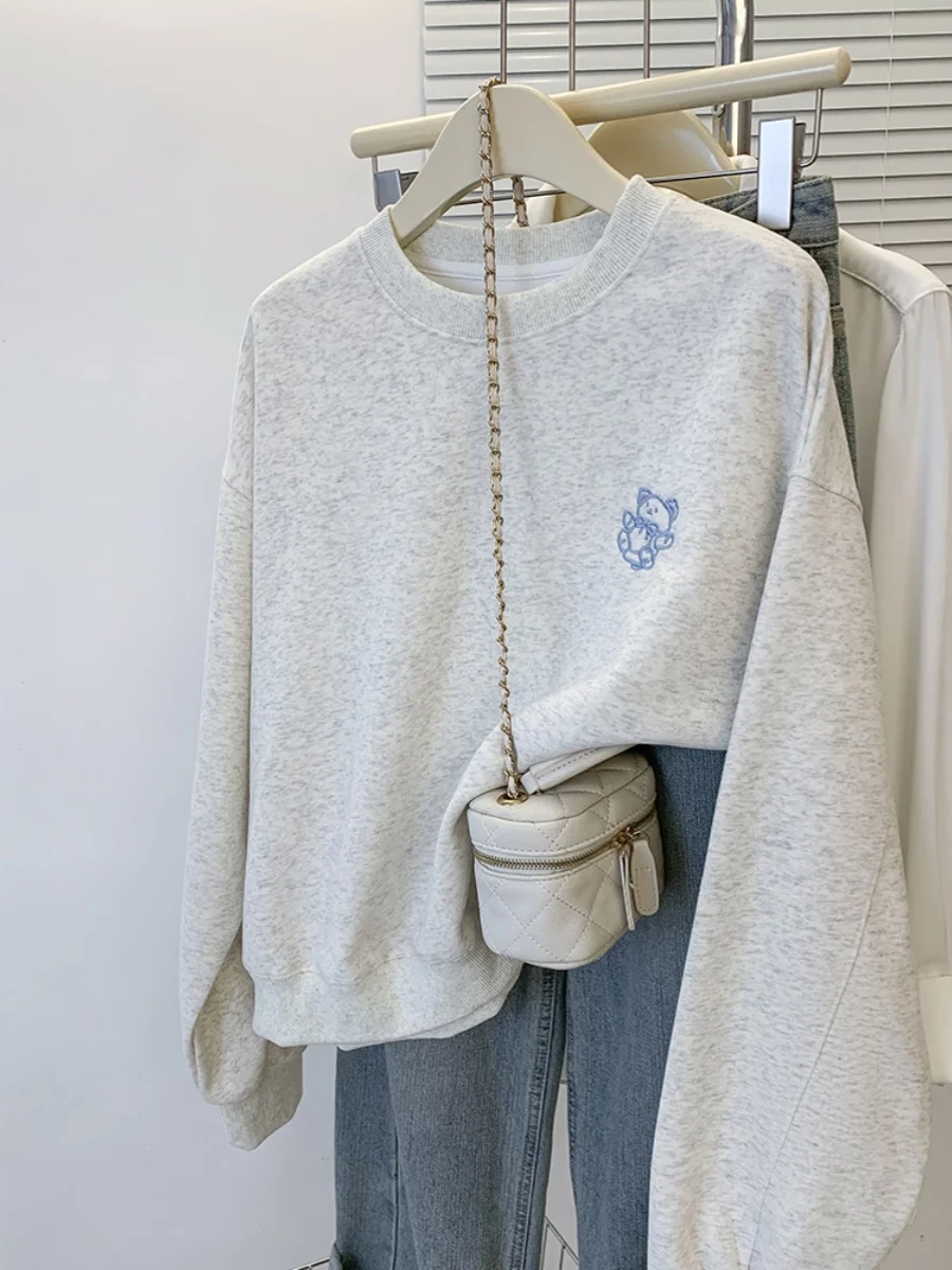 

Женская осенне-зимняя толстовка с вышивкой, модный принт с мультяшным медведем, повседневный, удобный крой