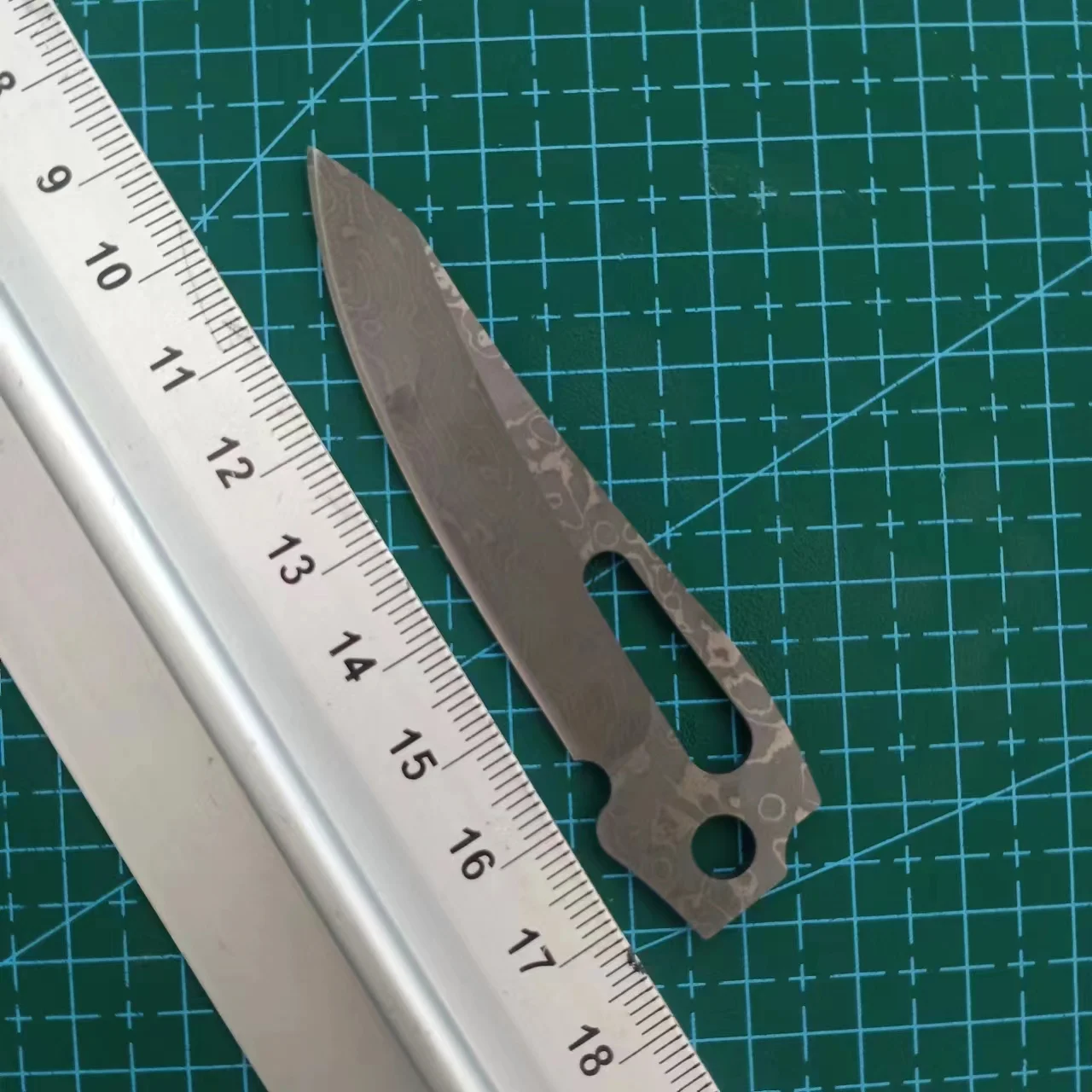 Image of 1-teilige Ersatzklinge aus Damaststahl für Leatherman Skeletool Modify