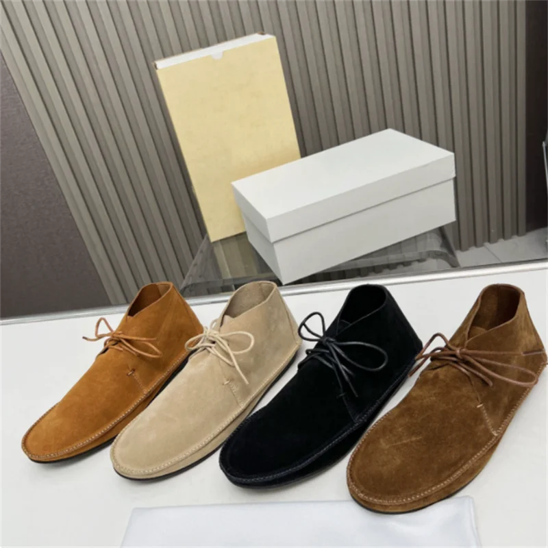 

The new suede and ankle boots feature a flat bottomed retro lace up rubber sole paired with simple suede leather, suitable for w