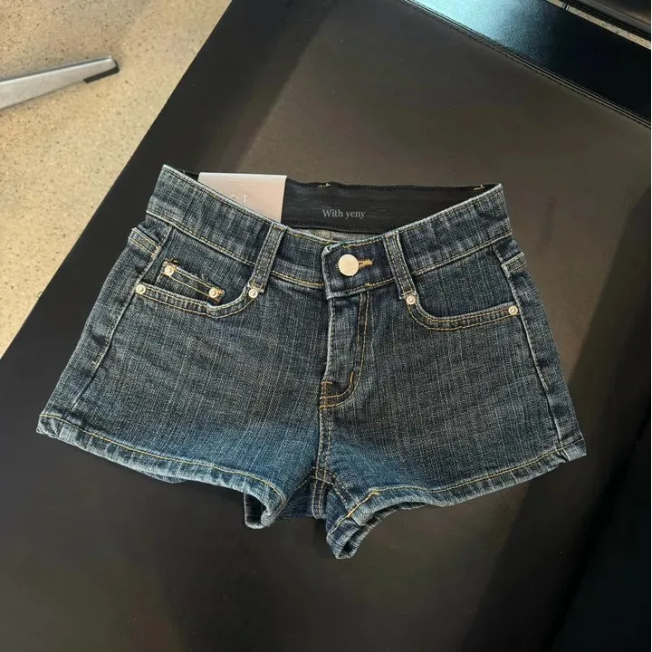 Wygodne, elastyczne dżinsowe szorty z niskim stanem, modne, wyszczuplające, nowość od Qi Qi.