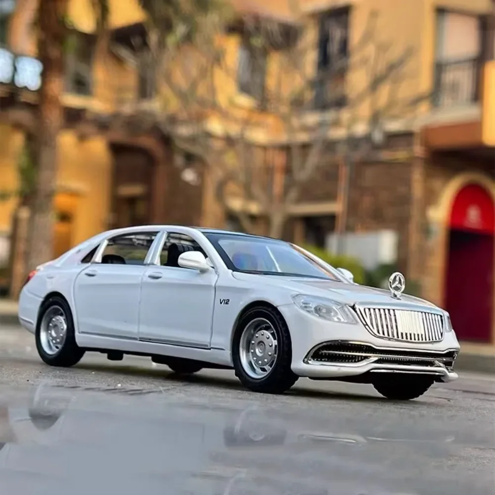 

1/32 Maybach S650 Car Toys Model Alloy Diecast Vehicle Metal Body Rubber Tire Door Opened Sound Light Pull Back Toy Gift for Kid