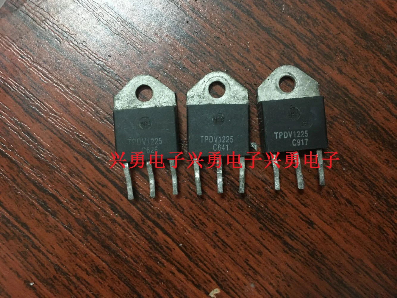 

Б/у 5шт TPDV1225 Симистор 25А 1200В TO-247 В наличии Оригинальная разборка