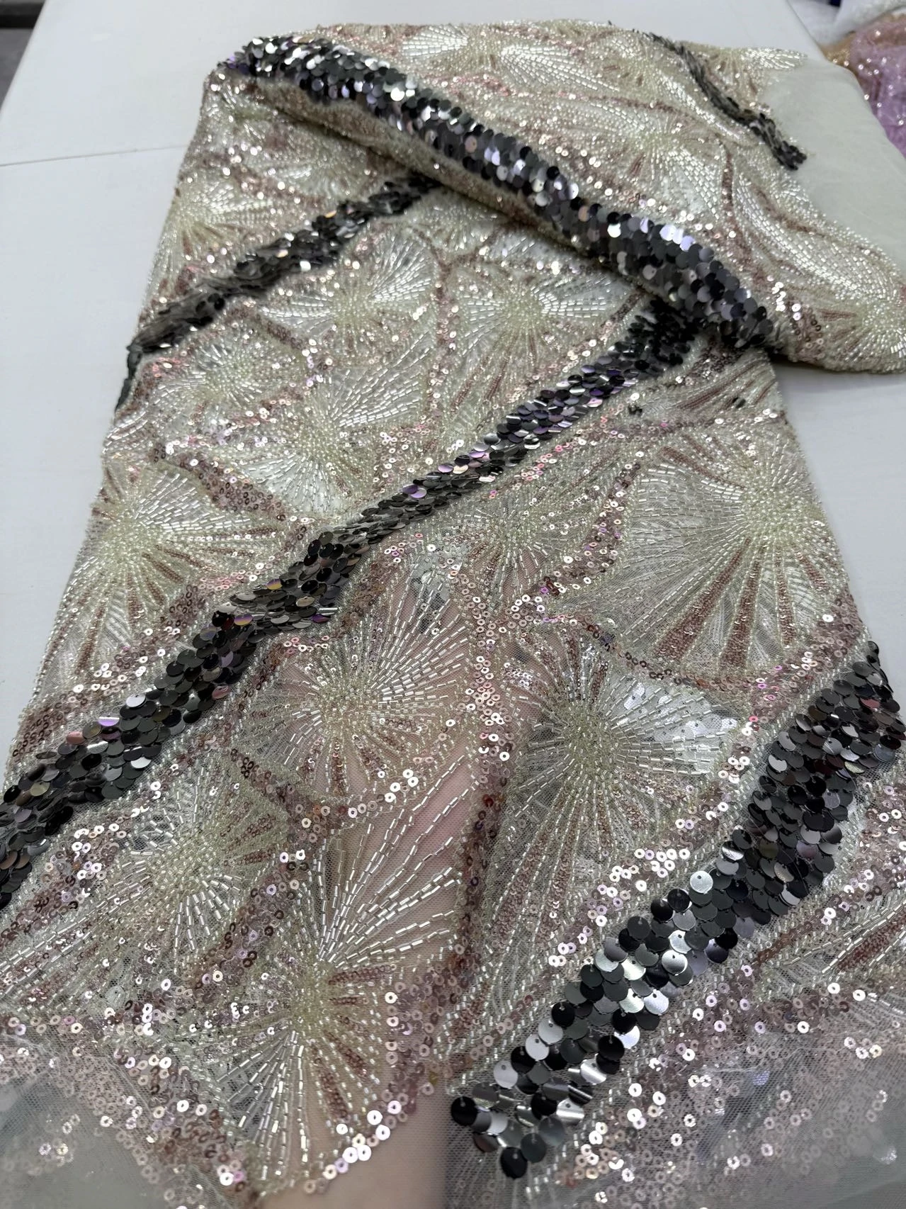 

2025 African Nigeria High-Quality Sequins Embroidery Tulle Lace Fabric Guipure Dress Beads Stone 5Yards for Wedding Party JY433