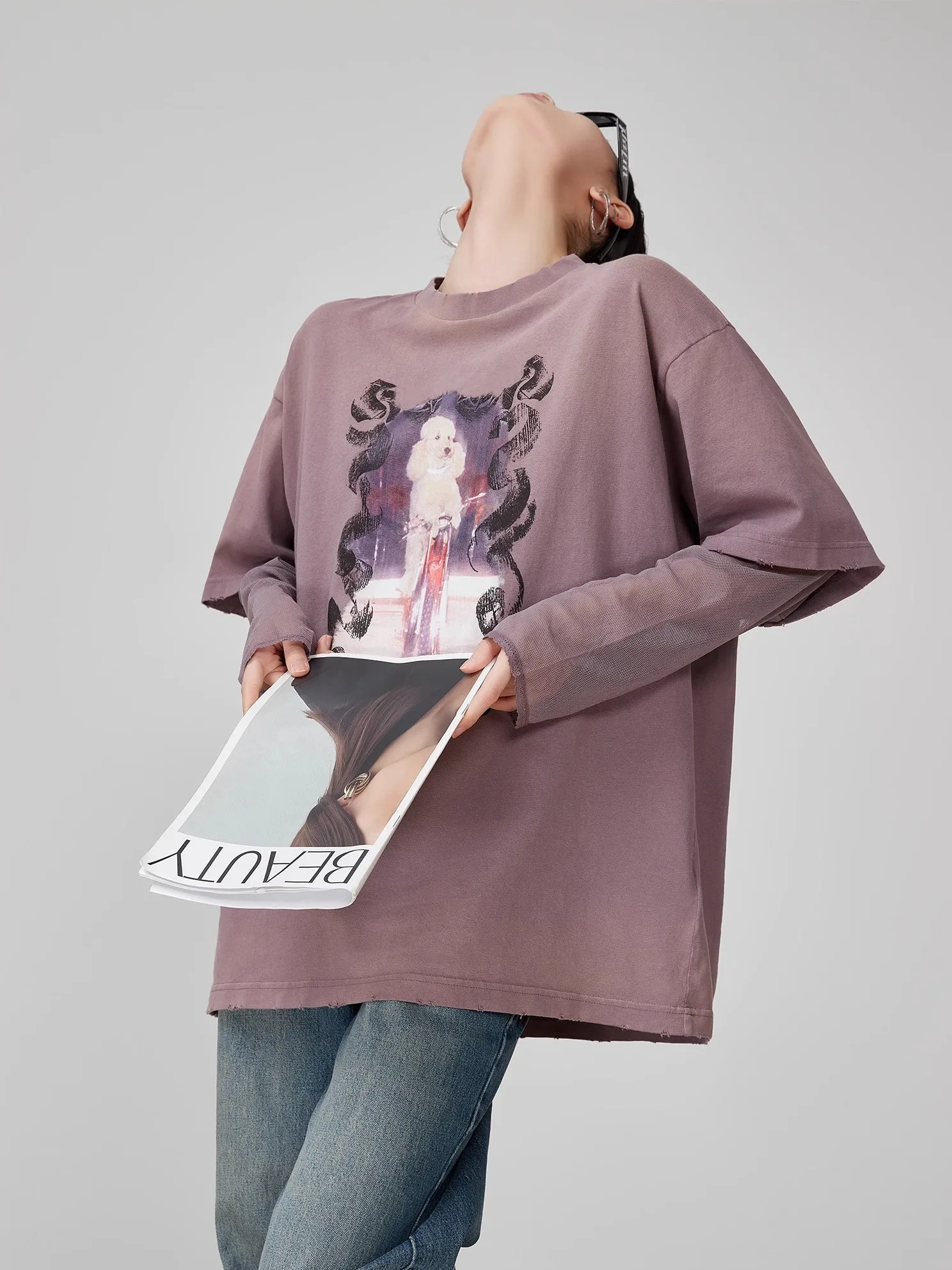 

Фиолетовая футболка с принтом собаки и длинными рукавами, женская весенняя новинка, модный топ с креативным узором, свободный крой, трендовый дизайн.