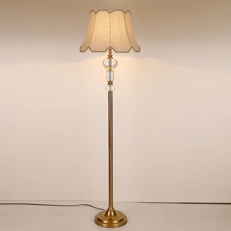 Alta gama, aleación de zinc, estilo europeo, moderno, simple, lámpara de escritorio, dormitorio, mesita de noche, piso