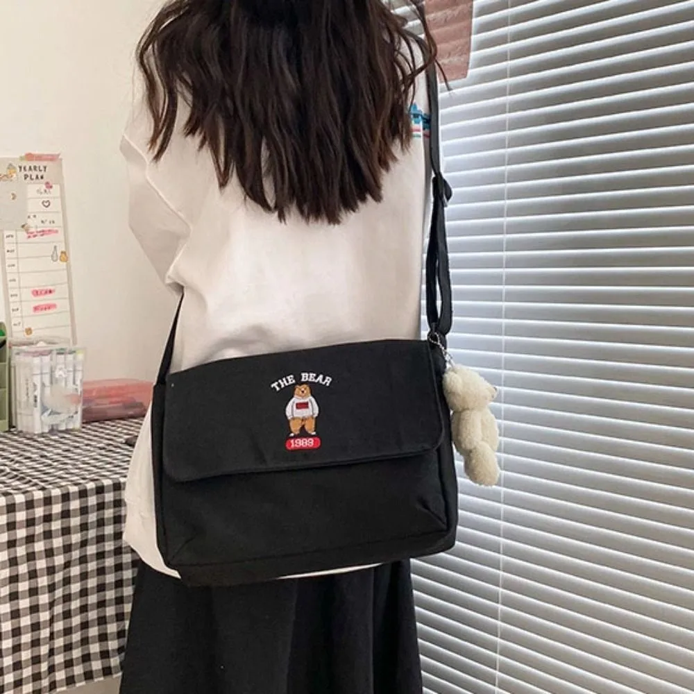 

Simple Canvas Embroidery Bear Shoulder Bag Cute Japanese Style Cartoon Tote Bag Large Capacity Crossbody Bag Outdoor