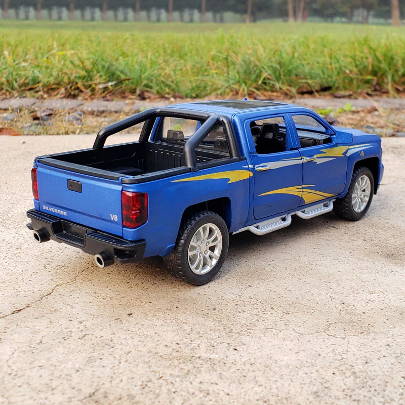 1:32 Alloy SILVERADO Truck Diecast Car Model Simulation Metal Car Pull Back Toys Gifts For Kids Children Collection