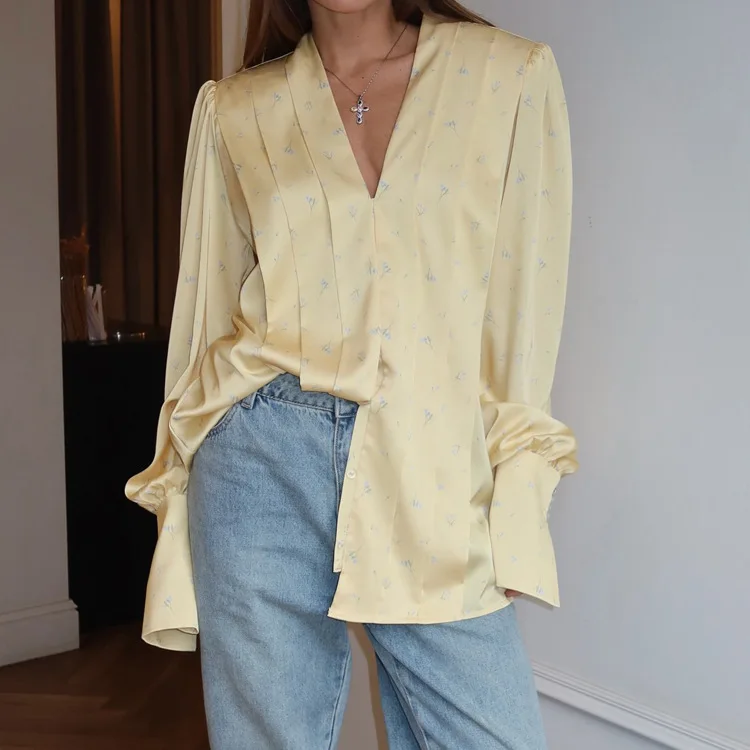 Elegant Satine Printed Long-sleeve Shirt For Women, 2026 Autumn. New Collection, Stiglich And Multifunctional V-neck French-styl