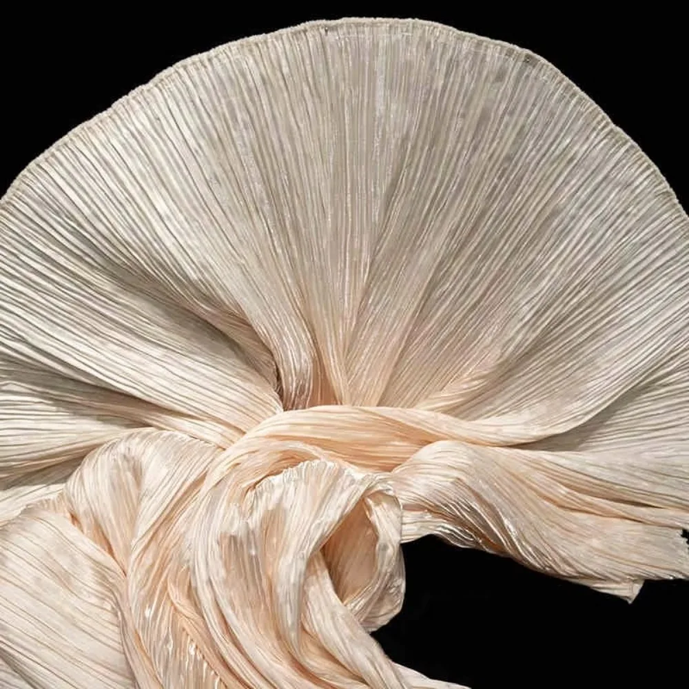 Bright Luster Forged Pleated Fabric Polyter DIY Water-gloss Fabric Fabric Design 145cm Width Small Crinkle Fabric