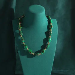 Vintage Green Stone Handmade Bead Strand Necklace for Women Baroque Collarbone Chain Elegant Natural Jewelry Accessories 2024