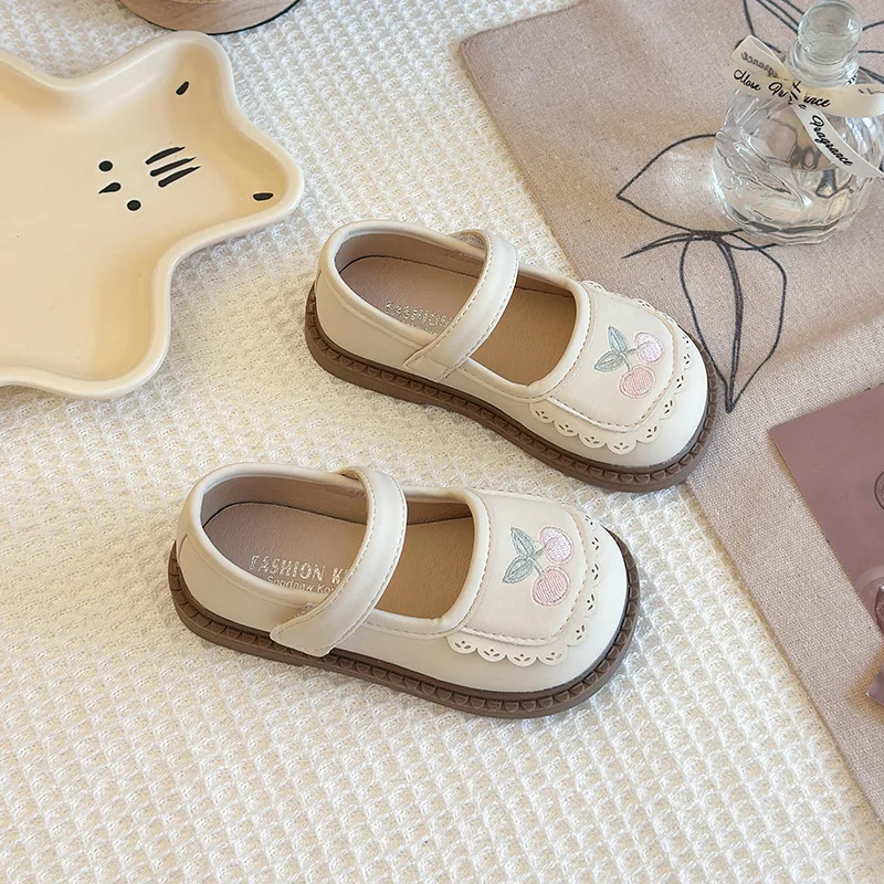 Children's small leather girls' spring new girls soft-soled cherry single fashion children's performance shoes