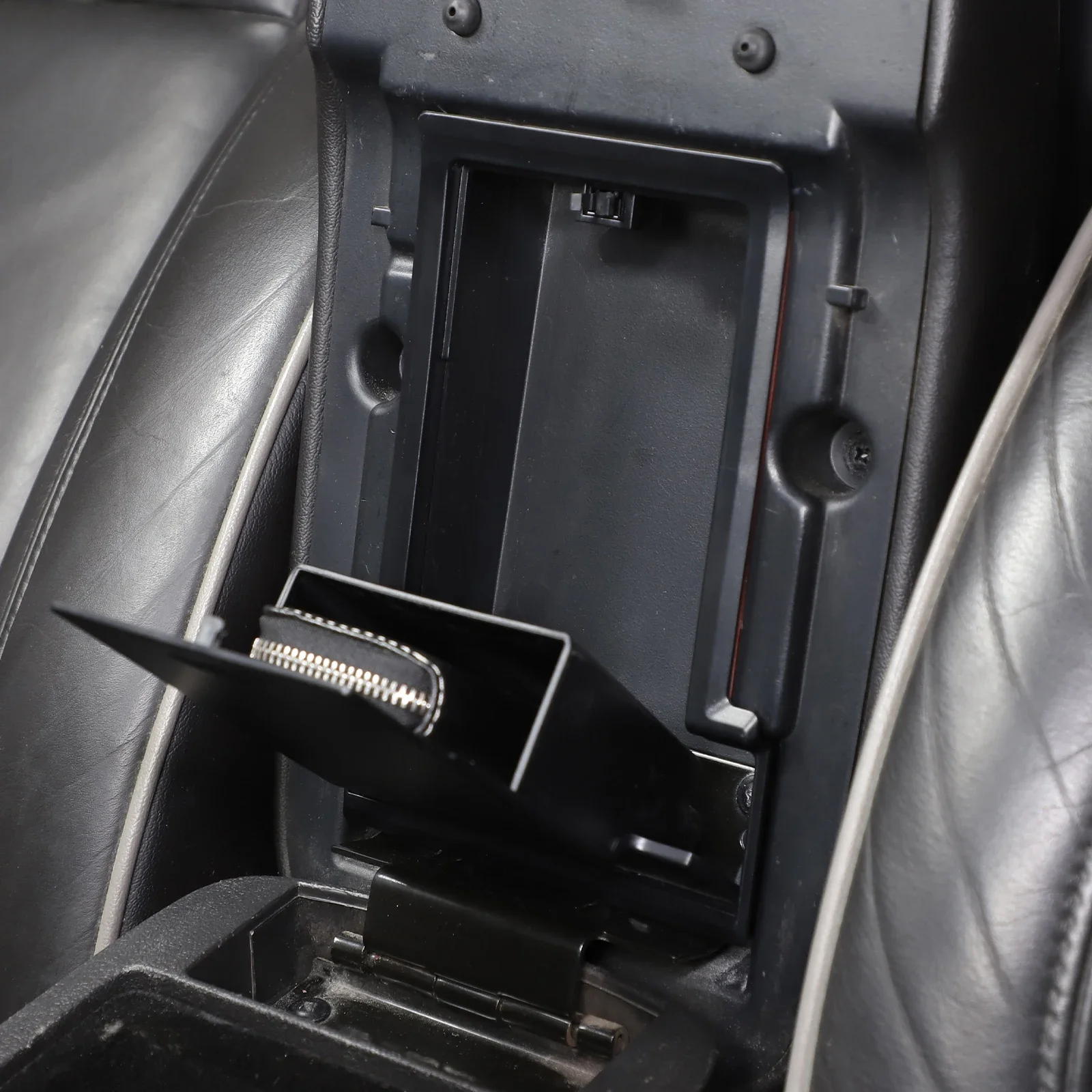 1 قطعة ABS الأسود ل 2005-2009 هامر H3 تصفيف السيارة سيارة التحكم المركزي مسند الذراع صندوق الخصوصية صندوق تخزين اكسسوارات السيارات الداخلية #5