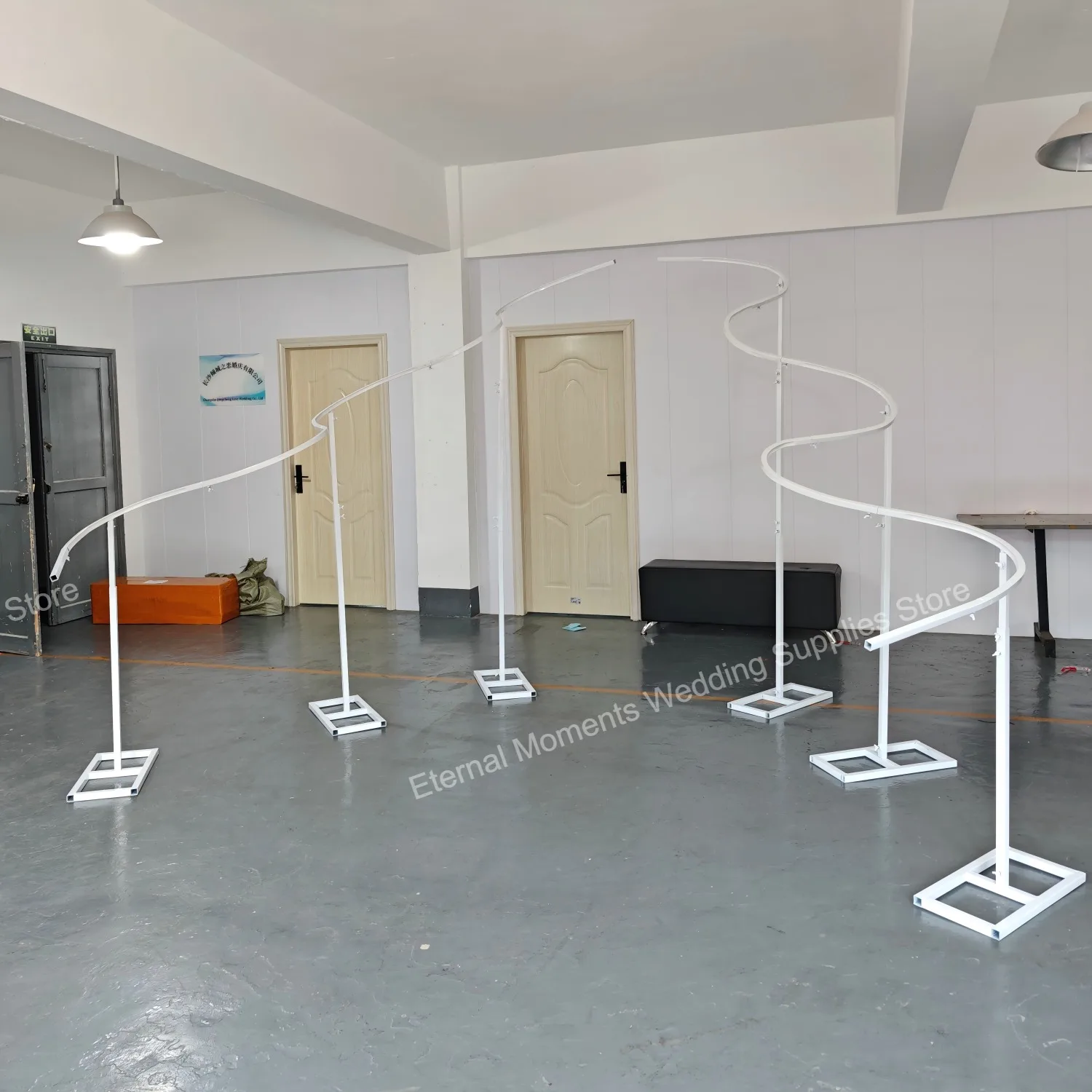 Höhenverstellbarer, gewellter Metall-Außenbogen im Ins-Stil – Dekorativer Hintergrund für Hochzeiten, Partys und Bühnenfotografie – Detail 3