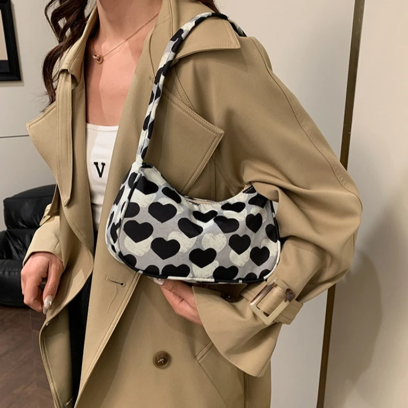 Fashion Shoulder Bag Printed with Black Butterfly, Zipper Closure Casual Hobo Underarm Purse,handbag Suitable for Women Dating